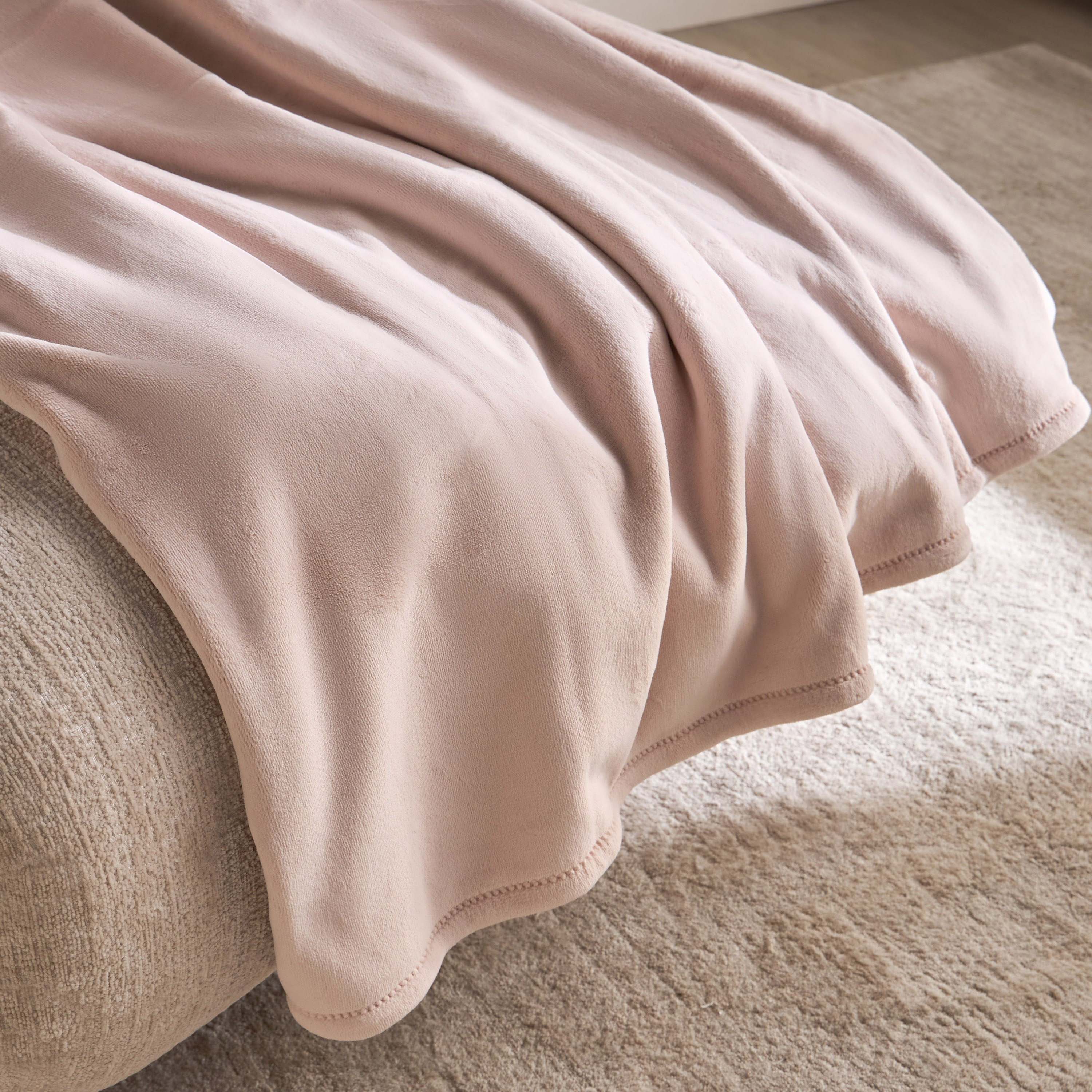 Patricia Flannel Queen Blanket - 160x240 cm-household-bedding-blankets-image-2