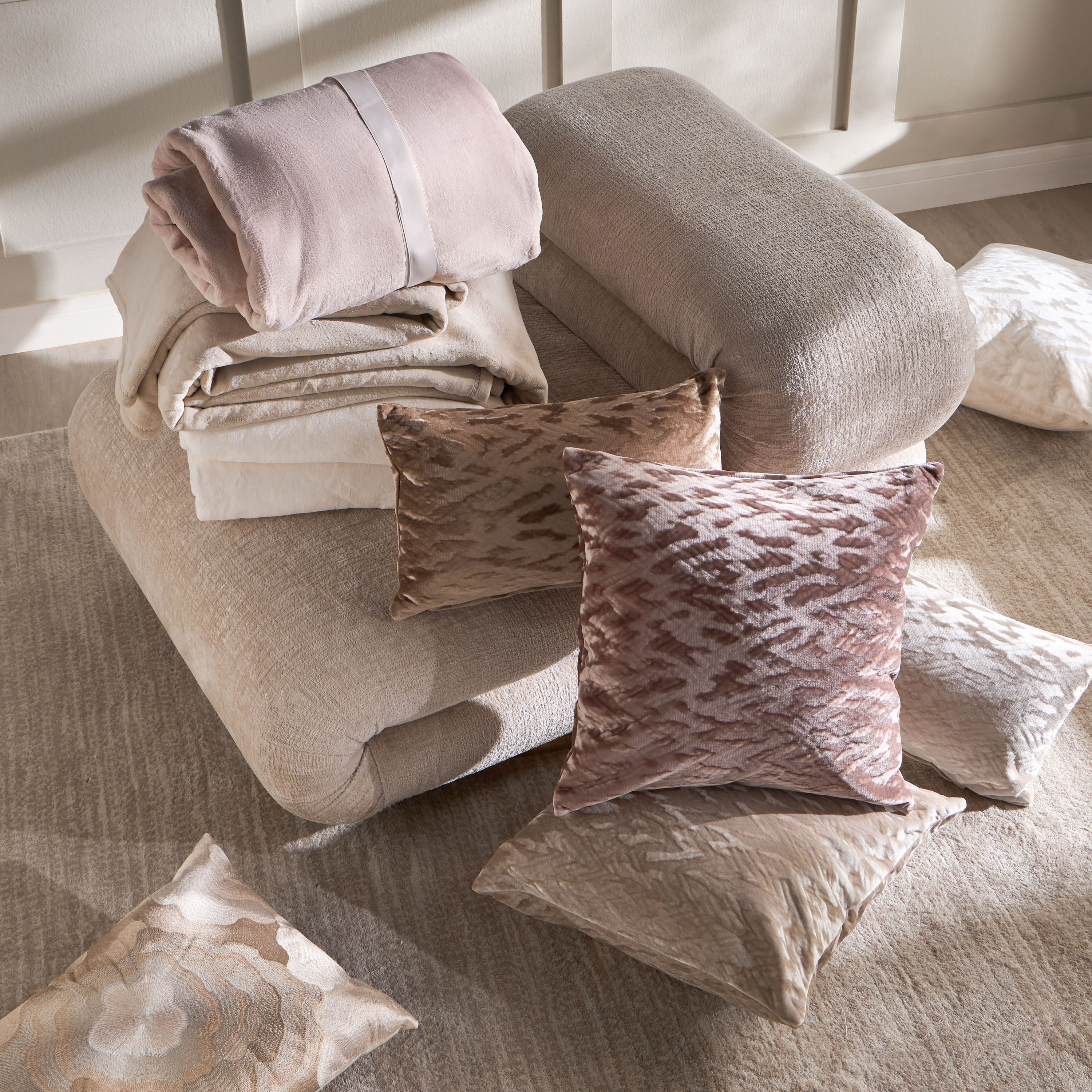Patricia Flannel Super King Blanket - 240x260 cm-household-cushionsandthrows-throwsandblankets-blankets-image-3