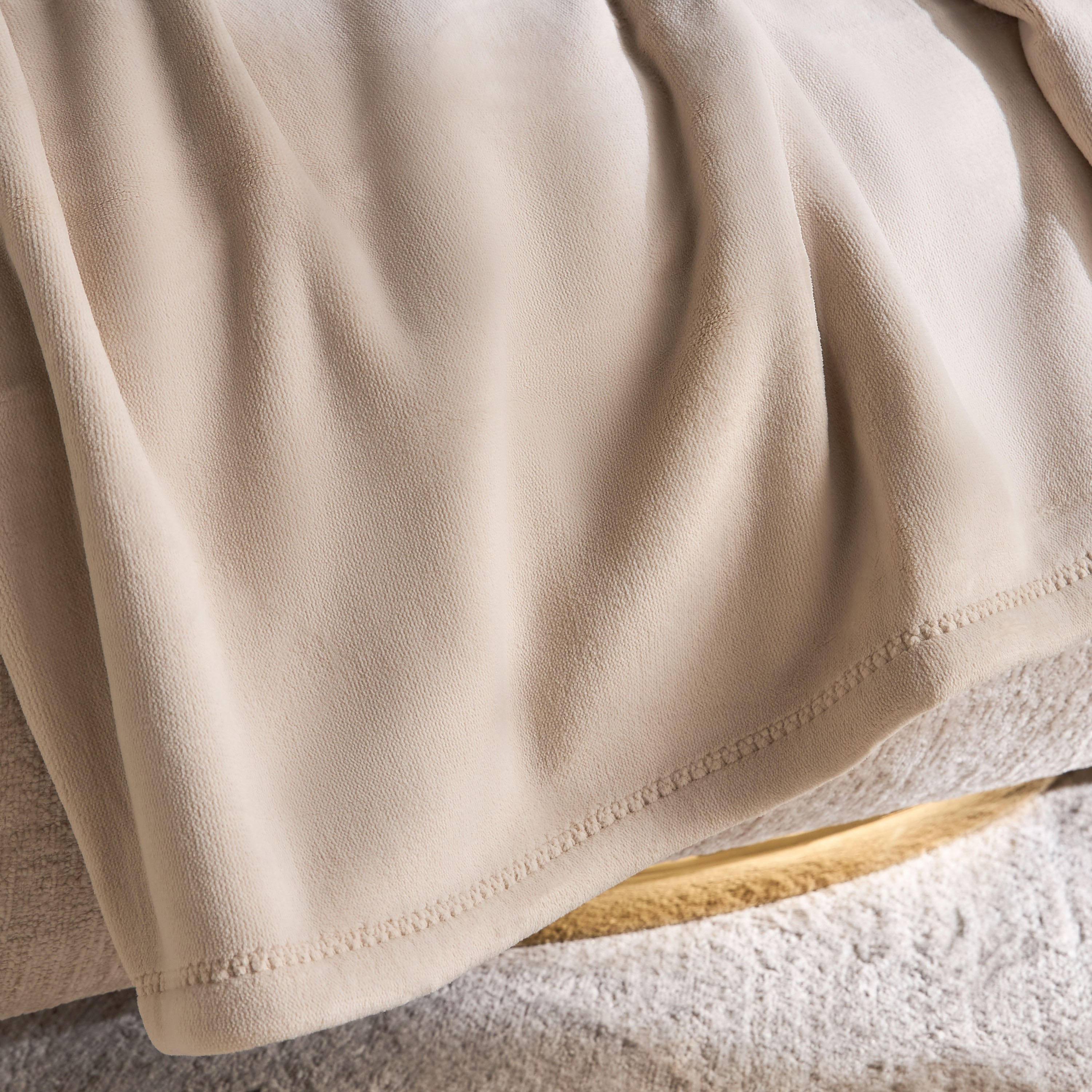 Patricia Flannel Queen Blanket - 160x240 cm-household-cushionsandthrows-throwsandblankets-blankets-image-2