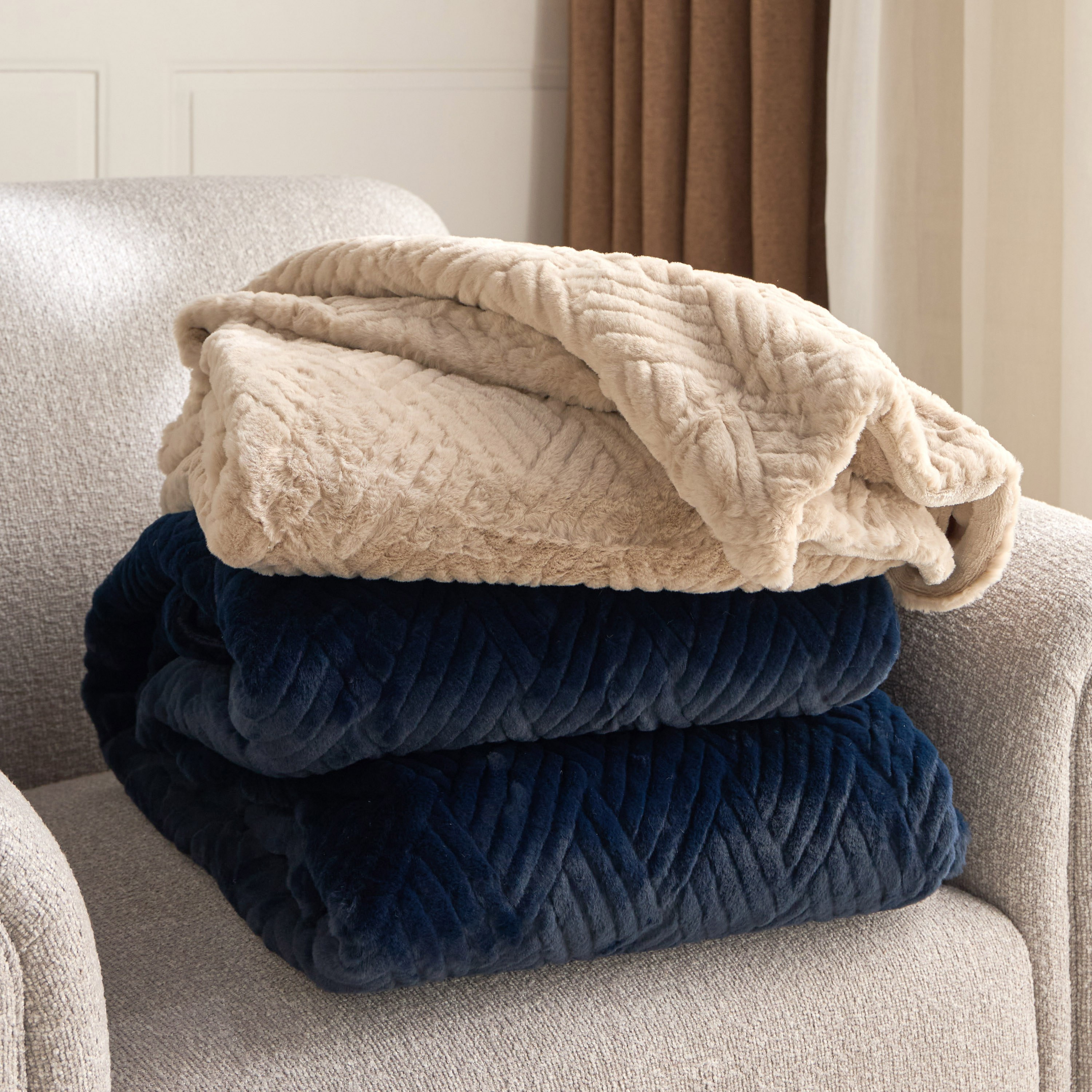 Georgina King Blanket - 220x240 cm-household-bedding-blankets-image-3