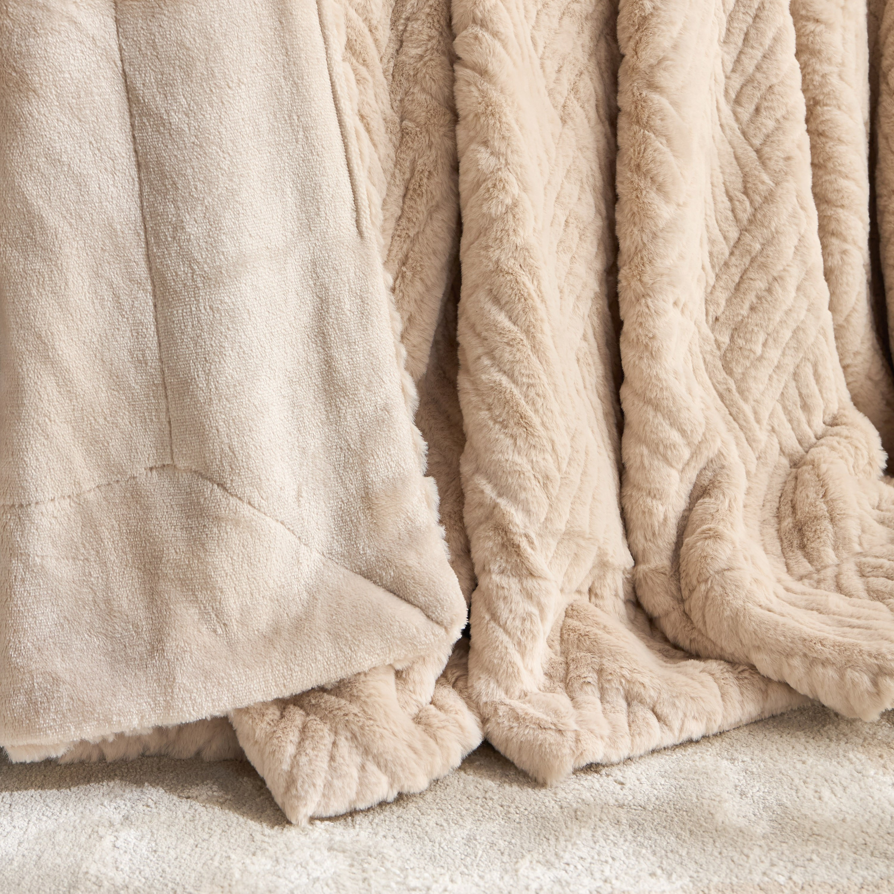 Georgina Queen Blanket - 160x220 cm-household-bedding-blankets-image-2