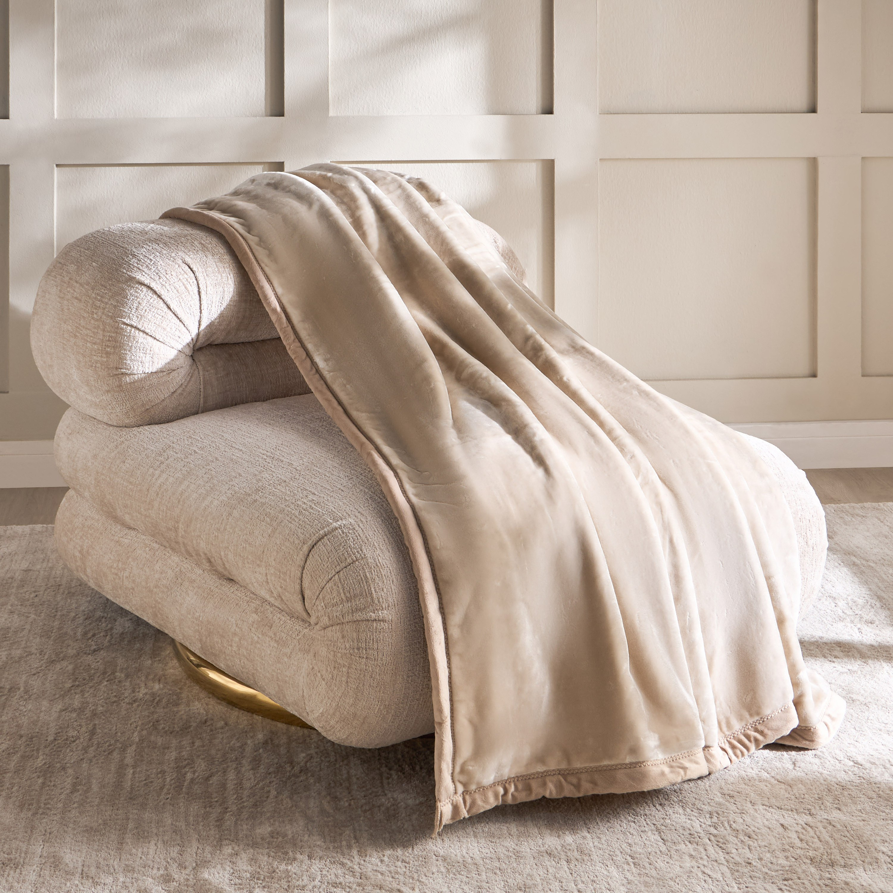 Michelle Lindis Queen Blanket - 160x220 cm-household-cushionsandthrows-throwsandblankets-blankets-image-1