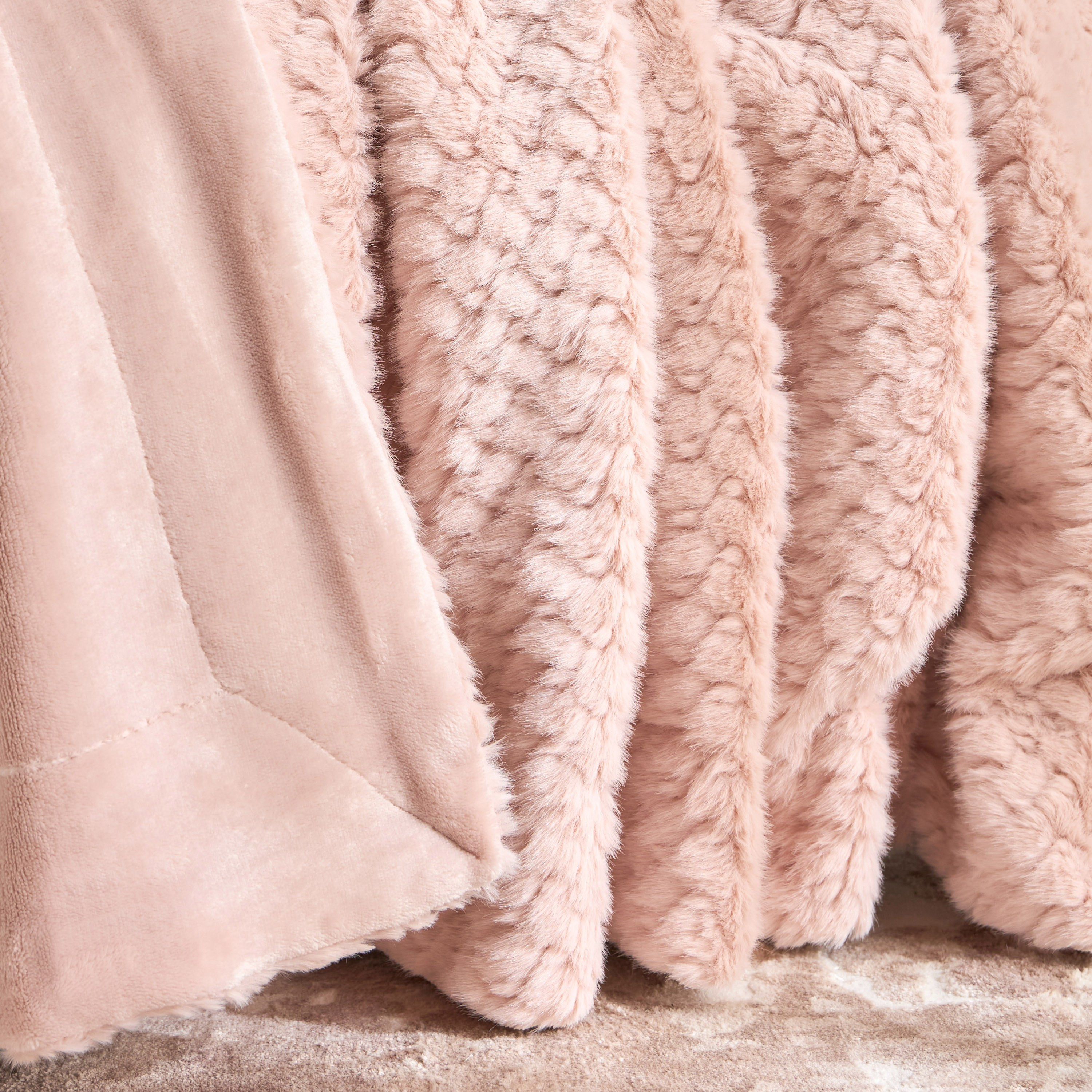 Alexandra Rabbit Fur King Blanket - 220x240 cm-household-cushionsandthrows-throwsandblankets-blankets-image-2