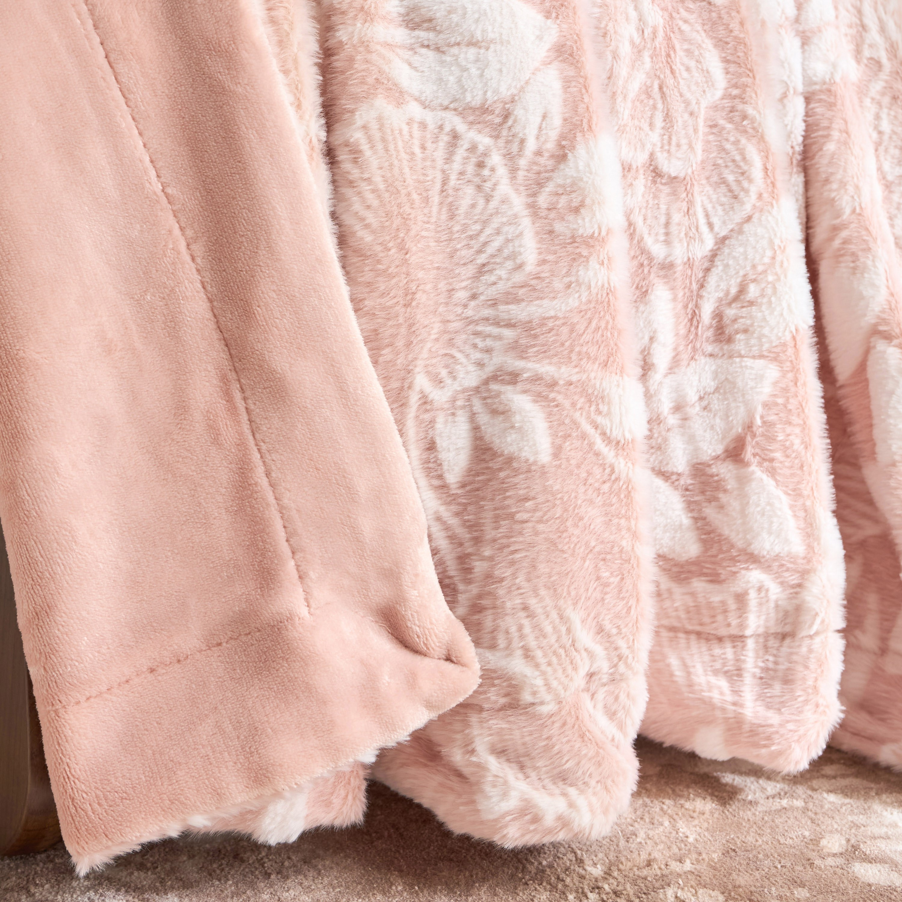 Allison Burn Out Fur Super King Blanket - 240x260 cm-household-cushionsandthrows-throwsandblankets-blankets-image-2