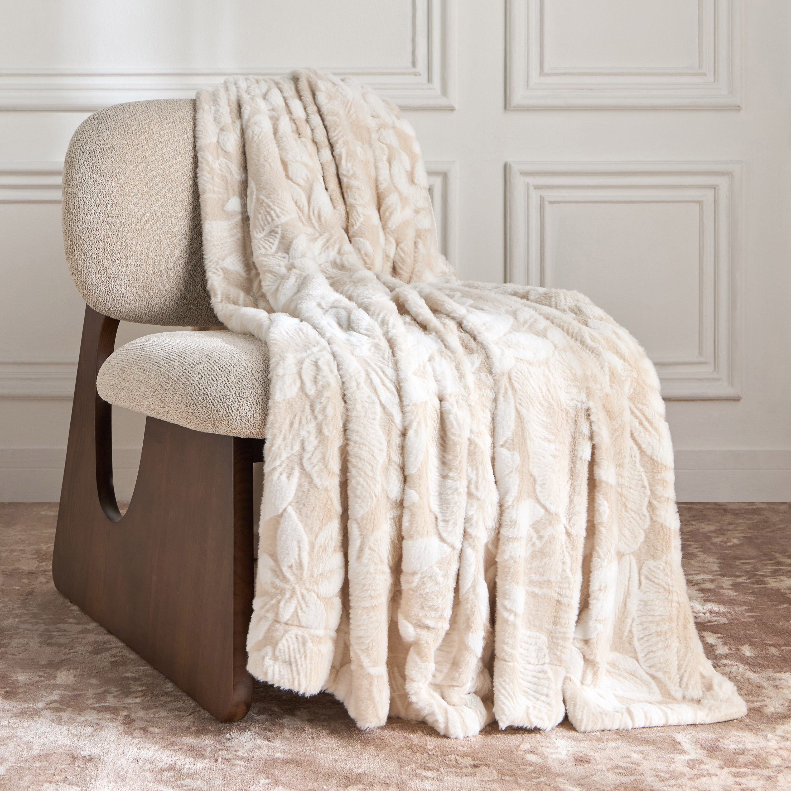 Allison Burn Out Fur Super King Blanket - 240x260 cm