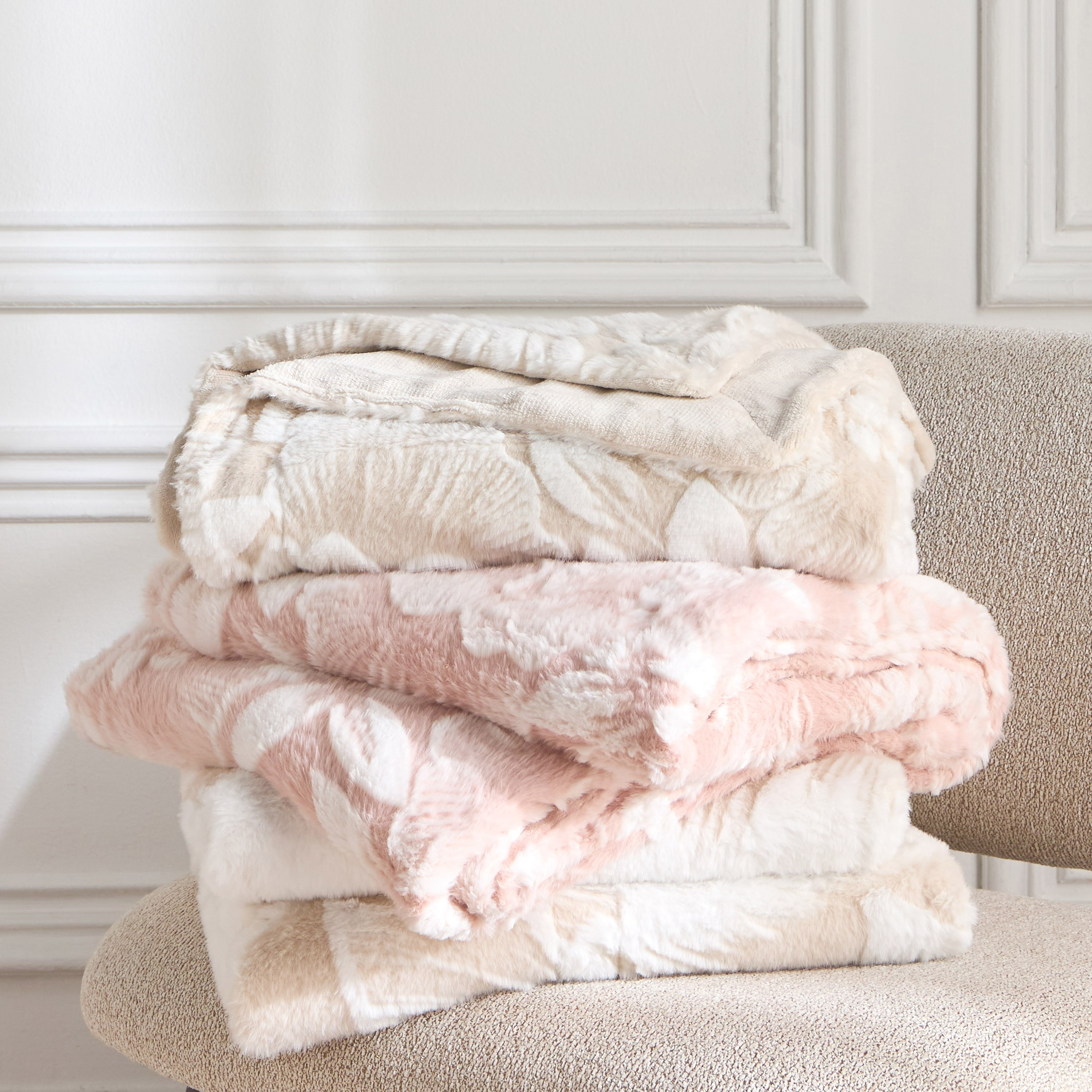 Allison Burn Out Fur Super King Blanket - 240x260 cm-household-cushionsandthrows-throwsandblankets-blankets-image-3