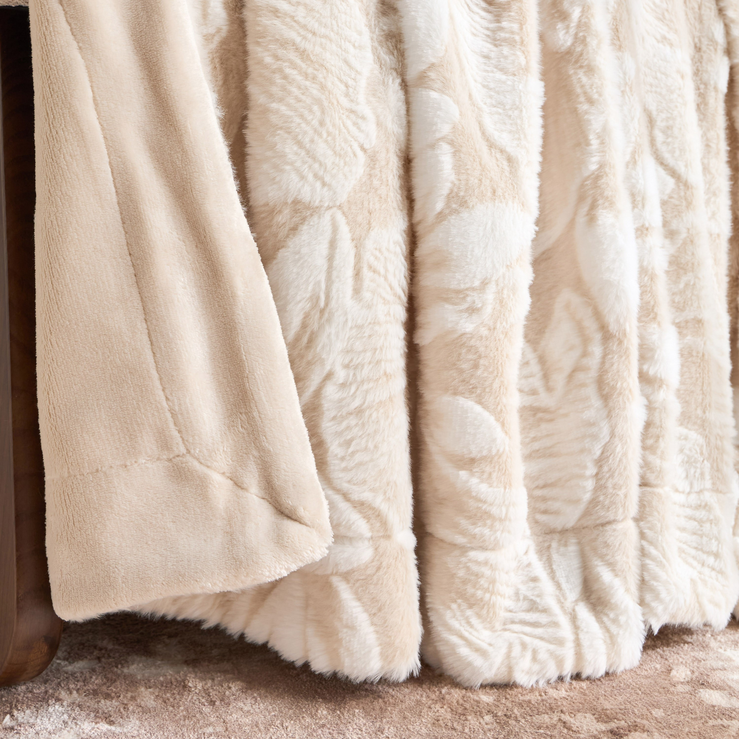 Allison Burn Out Fur Blanket - 160x240 cm-household-cushionsandthrows-throwsandblankets-blankets-image-2