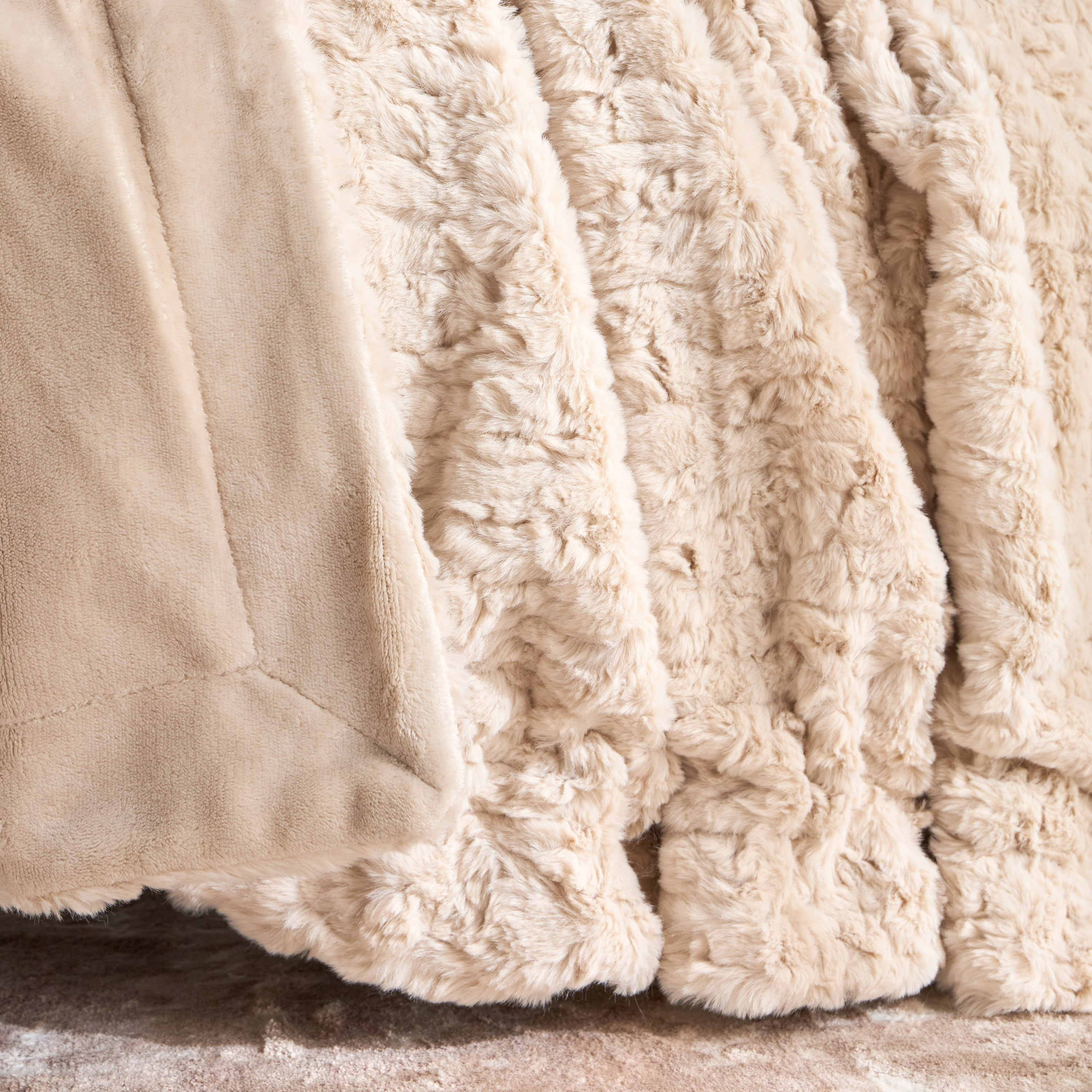 Mckinley Rabbit Fur Blanket - 160x220 cm-household-cushionsandthrows-throwsandblankets-blankets-image-2