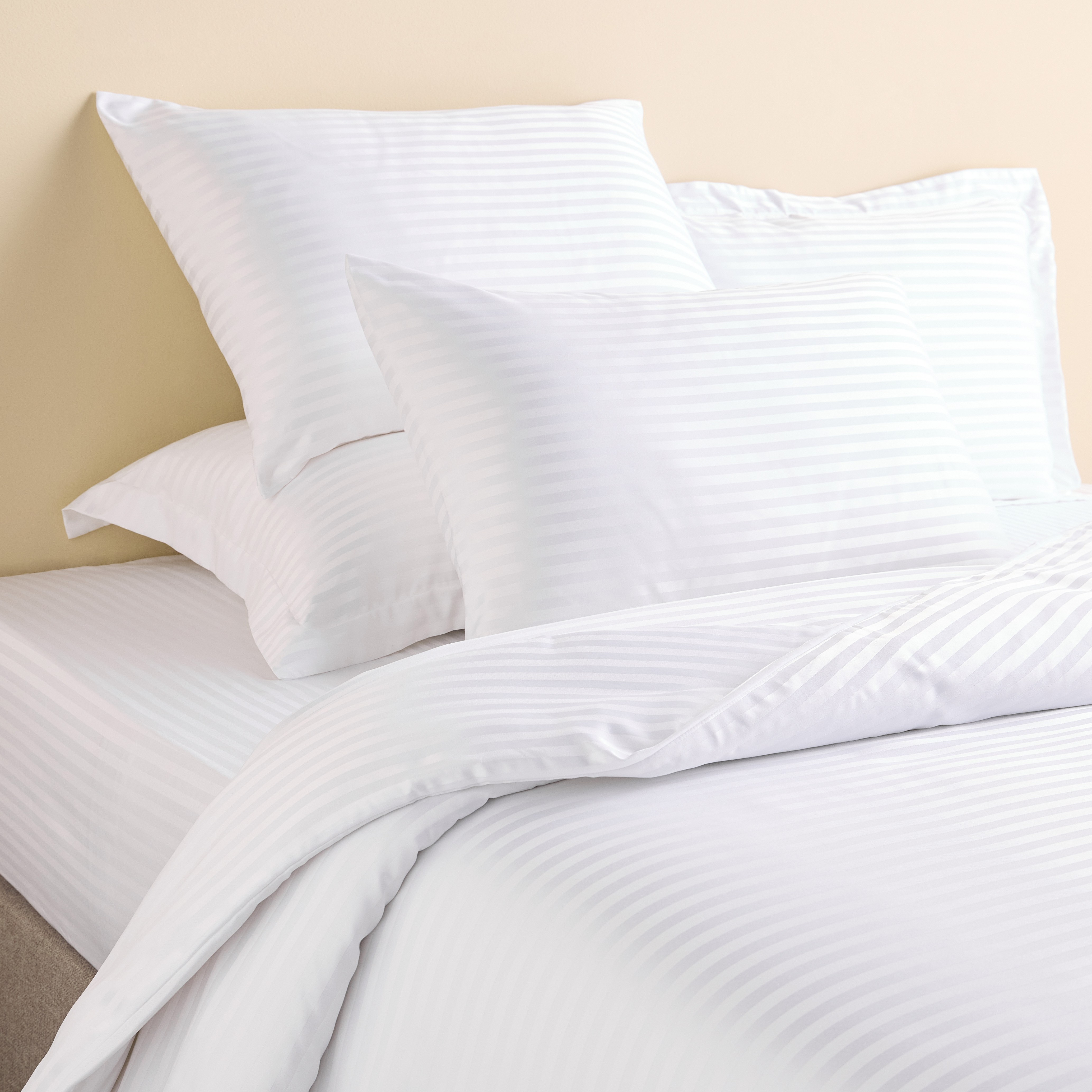 طقم غطاء لحاف مخطط كامل 3 قطع - هوتيل - 160x200 سم-household-bedding-duvetandcovers-duvetcovers-image-1