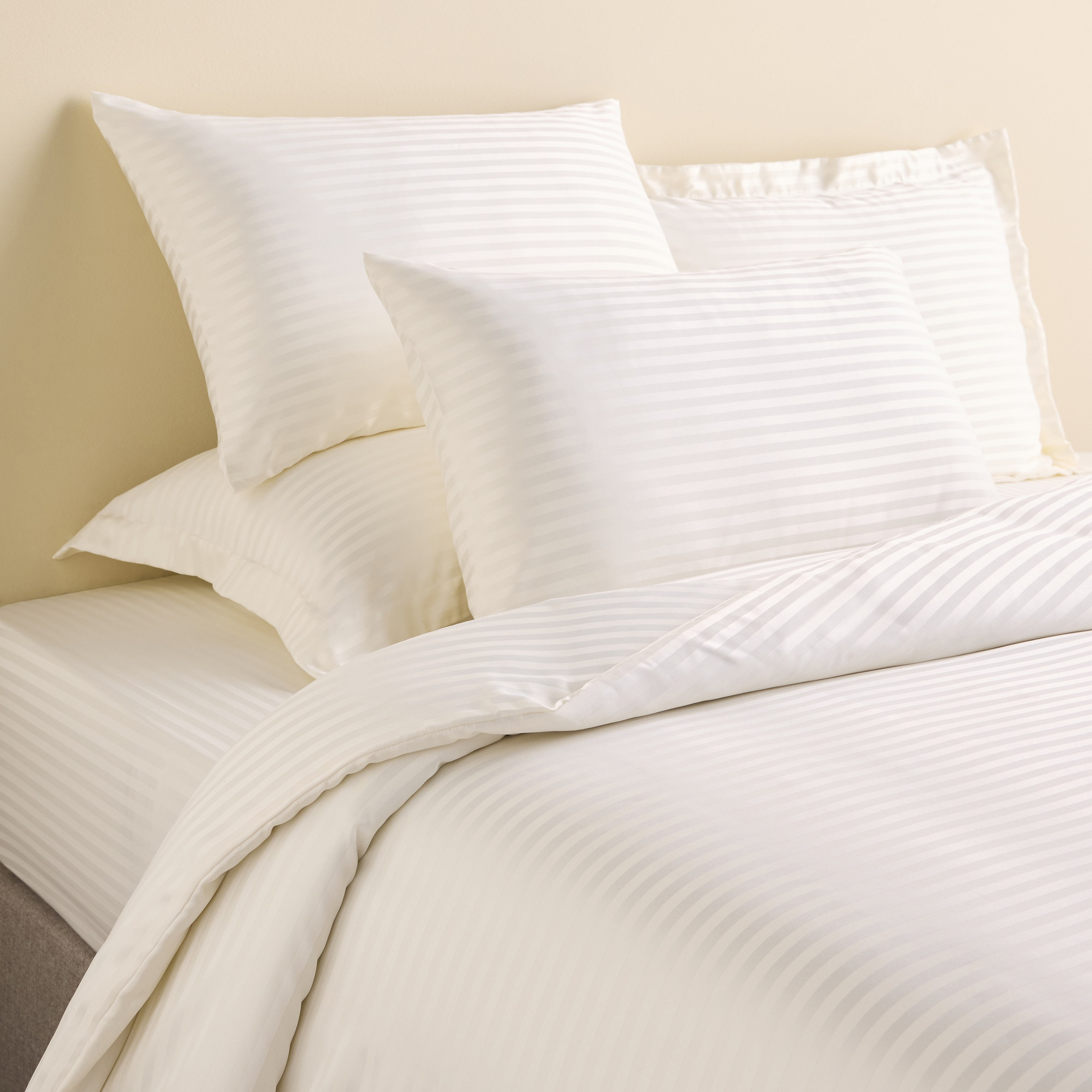 Hotel Stripe 3-Piece Queen Duvet Cover Set - 200x200 cm-household-bedding-duvetandcovers-duvetcovers-image-1