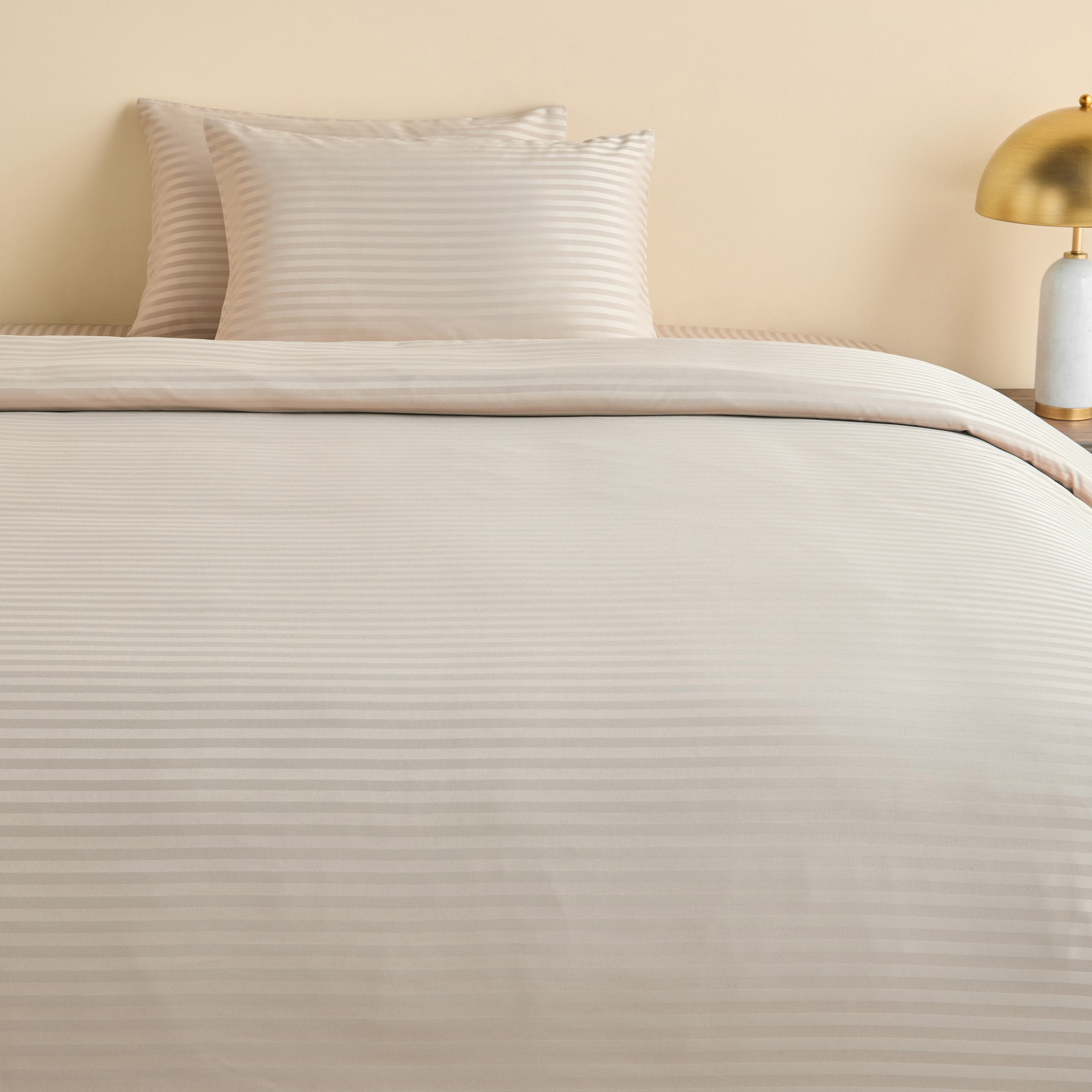 طقم غطاء لحاف مخطط كينج 3 قطع - هوتيل - 220x230 سم-household-bedding-duvetandcovers-duvetcovers-image-2