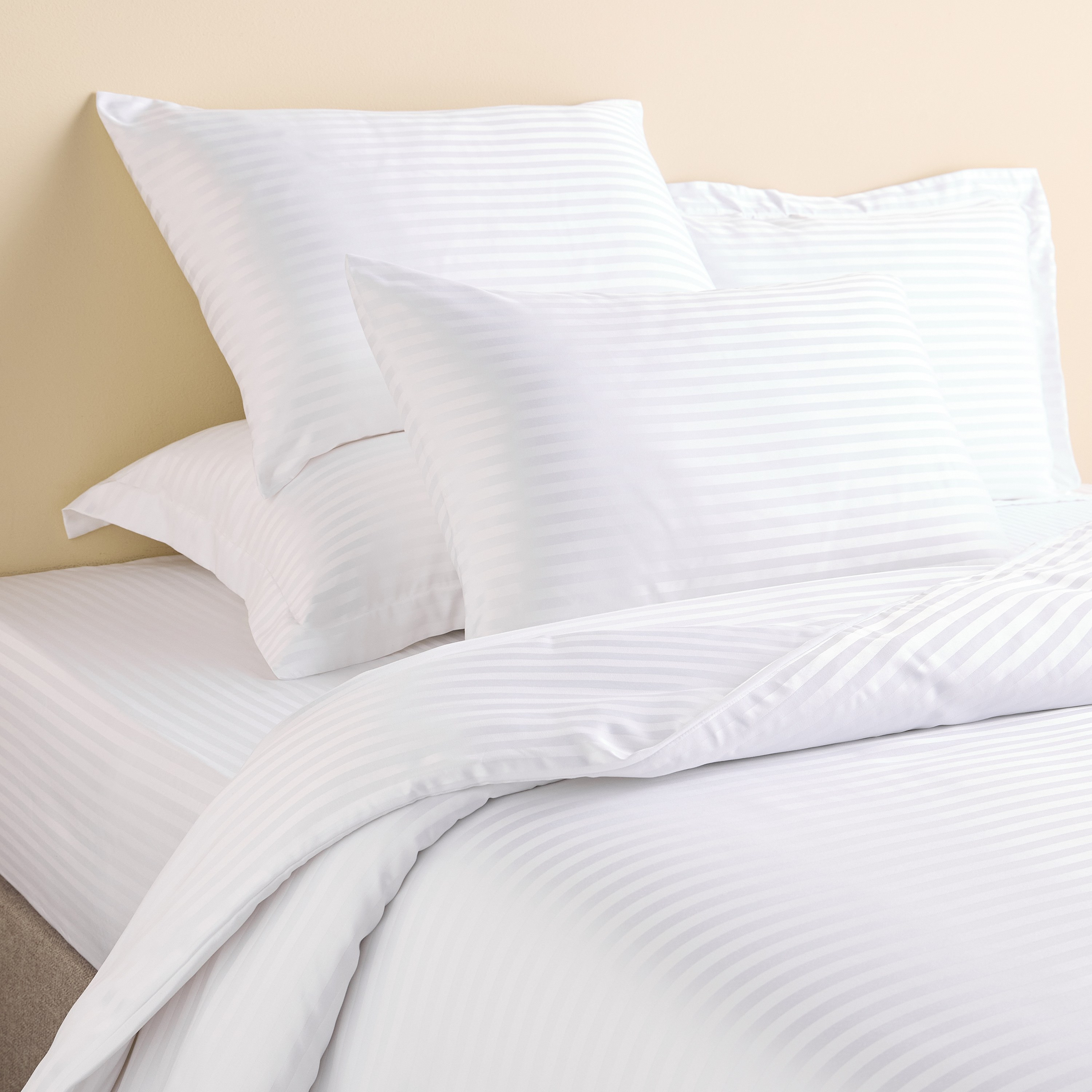 طقم غطاء لحاف مخطط كينج 3 قطع - هوتيل - 220x230 سم-household-bedding-duvetandcovers-duvetcovers-image-1