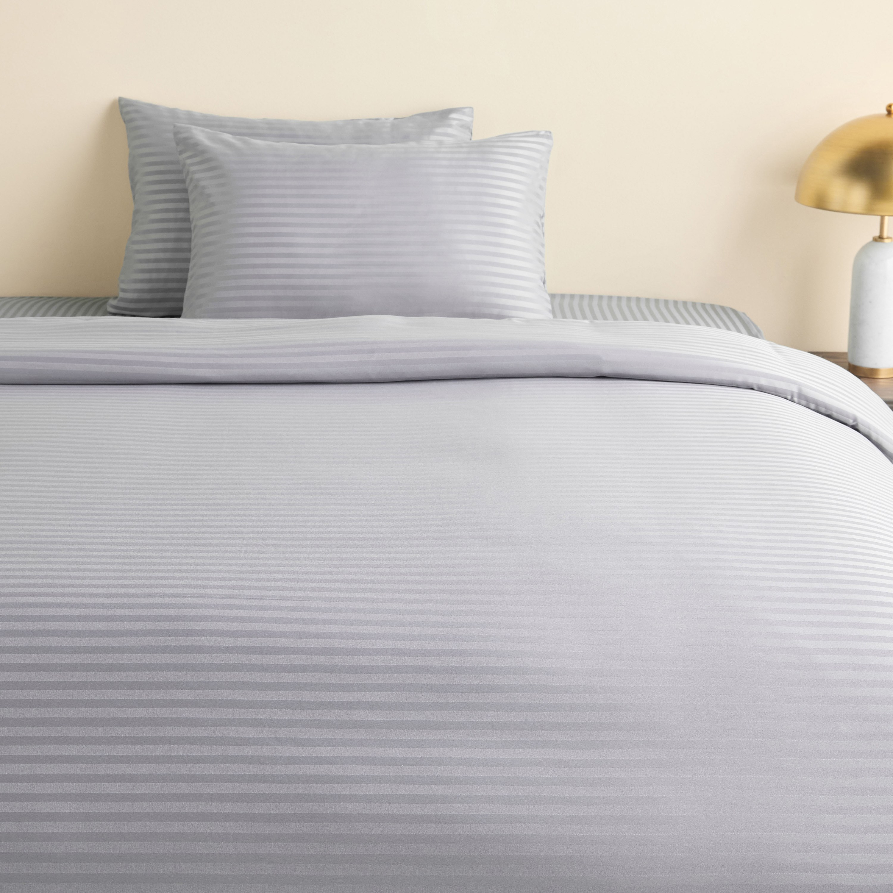 طقم غطاء لحاف مخطط سوبر كينج 3 قطع - هوتيل - 220x260 سم-household-bedding-duvetandcovers-duvetcovers-image-2