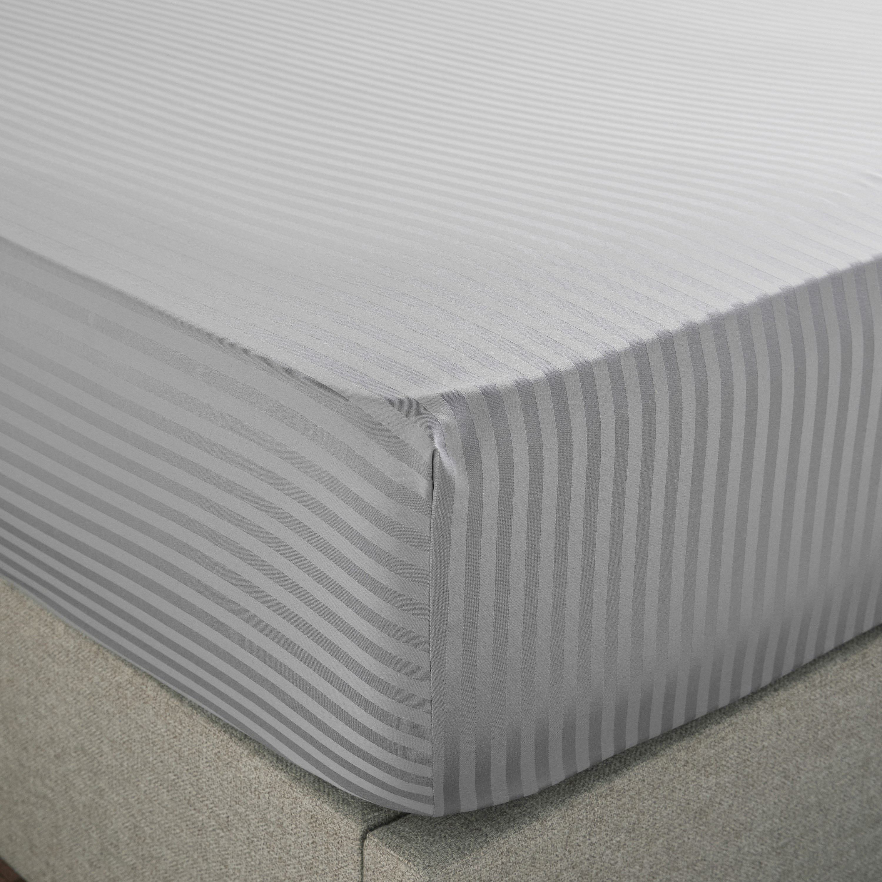 Hotel Stripe Full Fitted Sheet - 120x200 cm-household-bedding-sheetsandpillowcases-fittedsheets-image-1