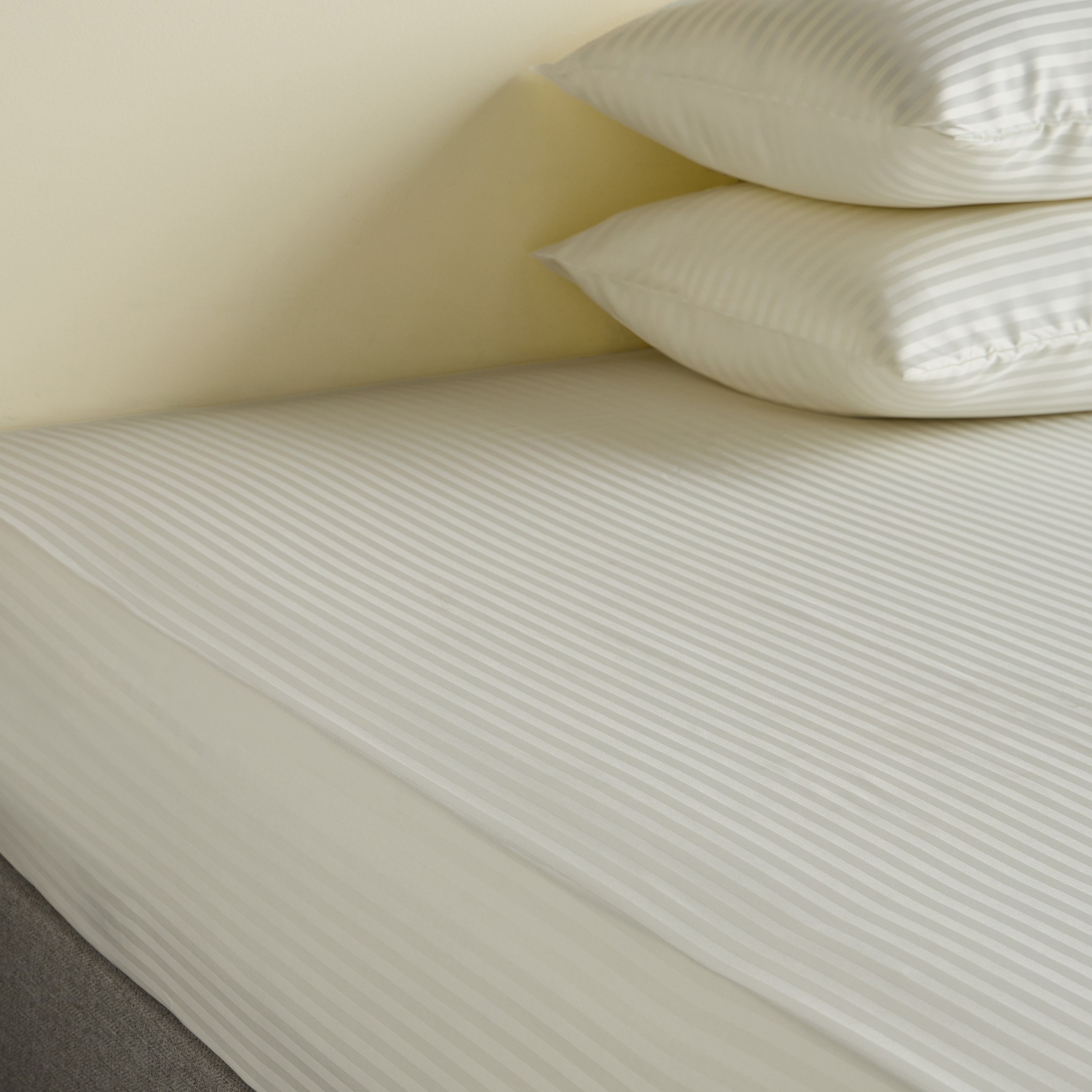 Hotel Stripe King Fitted Sheet - 180x205 cm-household-bedding-sheetsandpillowcases-fittedsheets-image-3