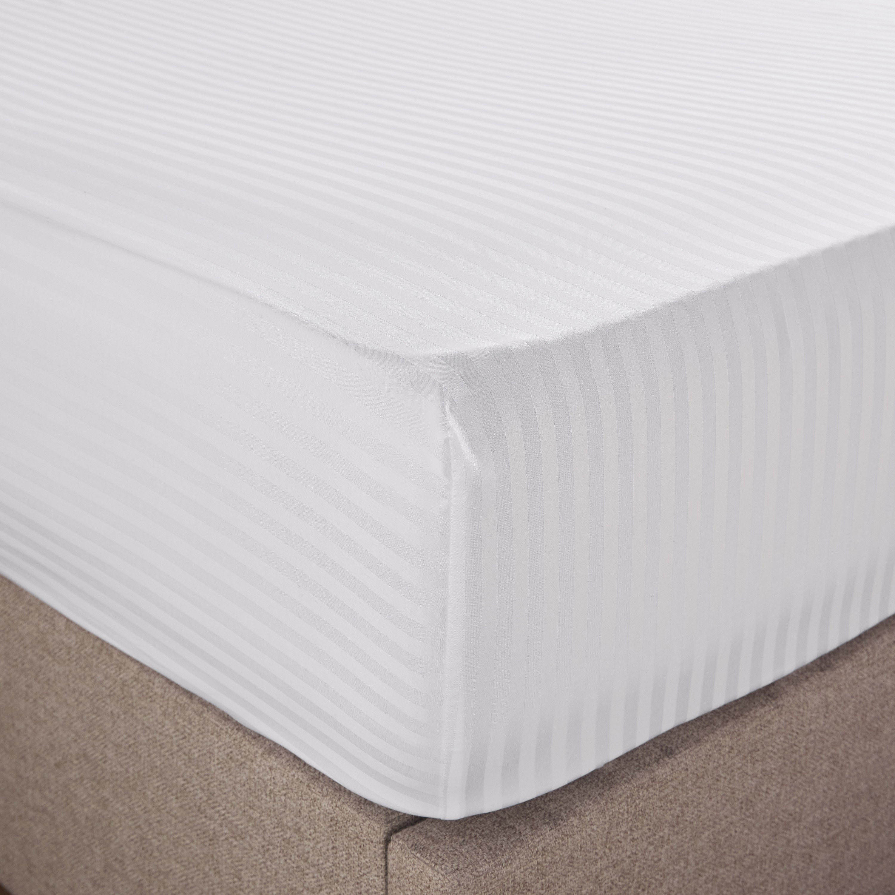 Hotel Stripe Super King Fitted Sheet - 200x205 cm-household-bedding-sheetsandpillowcases-fittedsheets-image-1