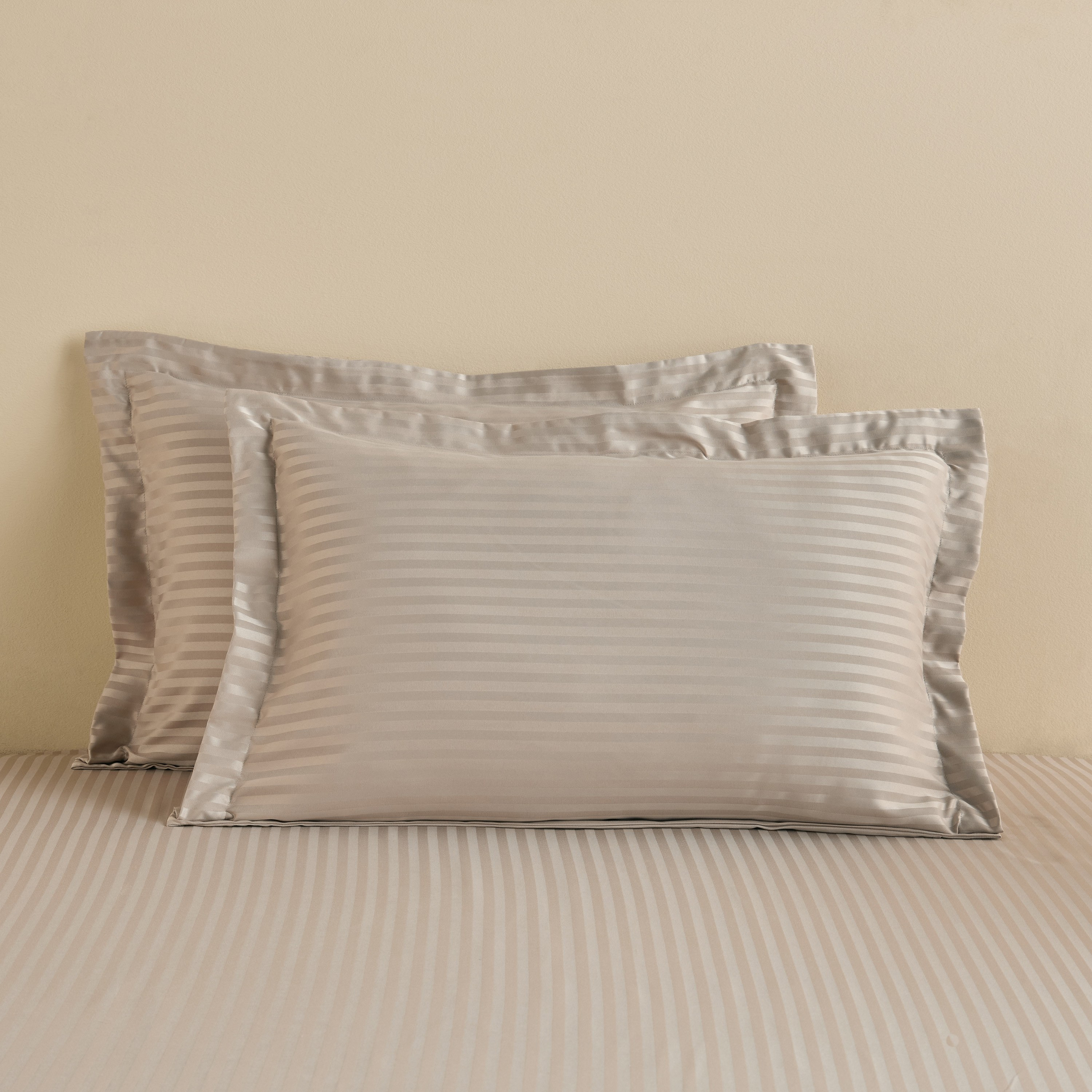 Hotel Stripe 2-Piece Pillowcase Set - 50x75 cm-household-bedding-sheetsandpillowcases-pillowcases-image-1