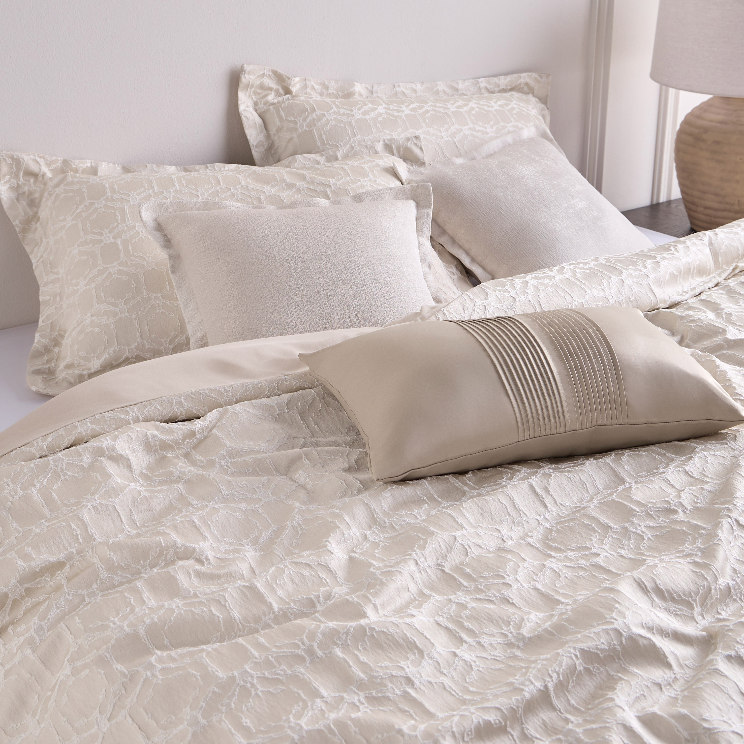 Sculptural Elegance Jacquard 6-Piece Super King Comforter Set - 250x260 cm-household-bedding-comfortersandbedspreads-comforters-image-5