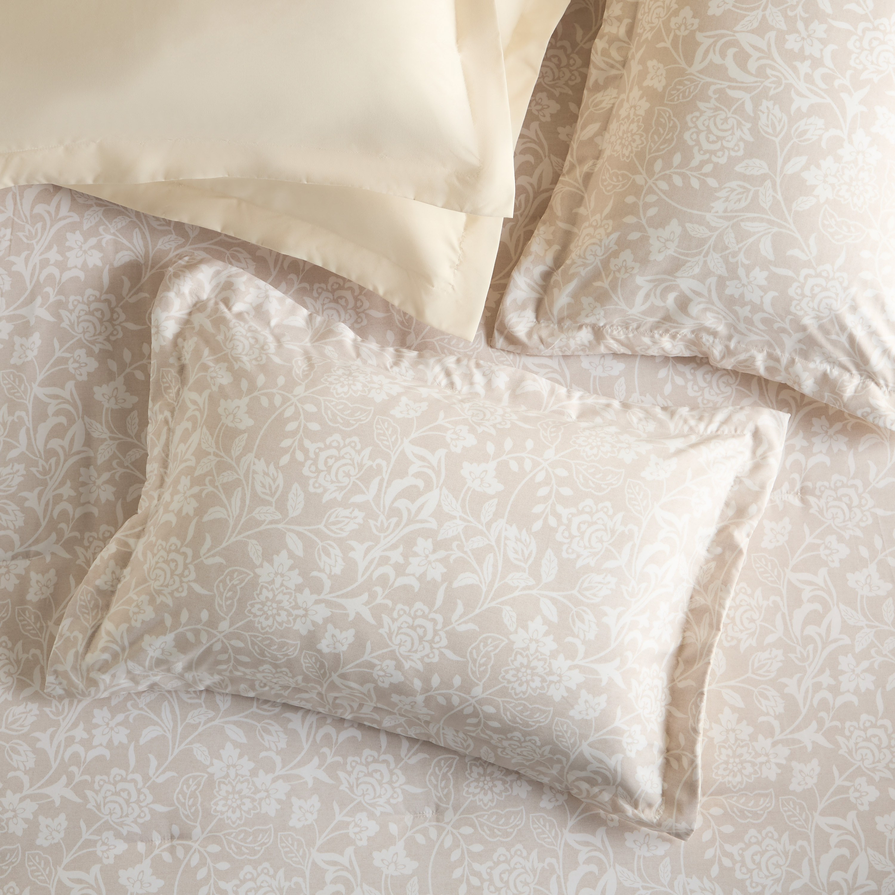 Ginny Floral Print 6-Piece Super King Comforter and Sheet Set - 240x260 cm-household-bedding-comfortersandbedspreads-bedinabag-image-3