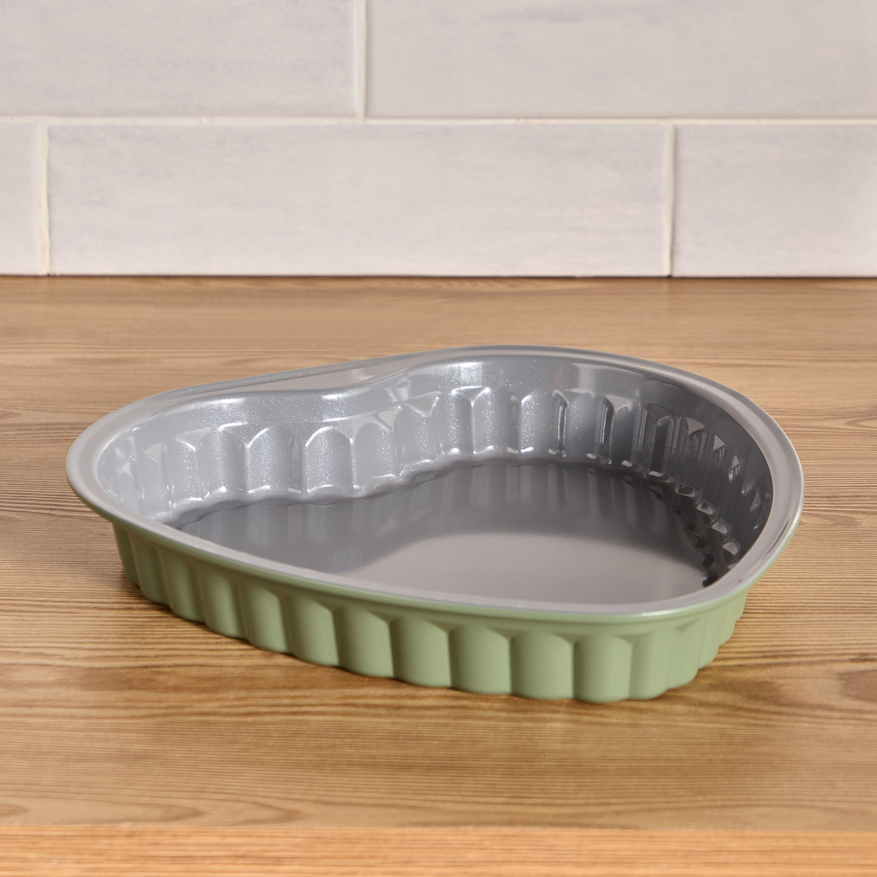 Bake It Carbon Steel Cake Pan - 26x27 cm-household-kitchen-bakeware-bakingpansandmoulds-image-1