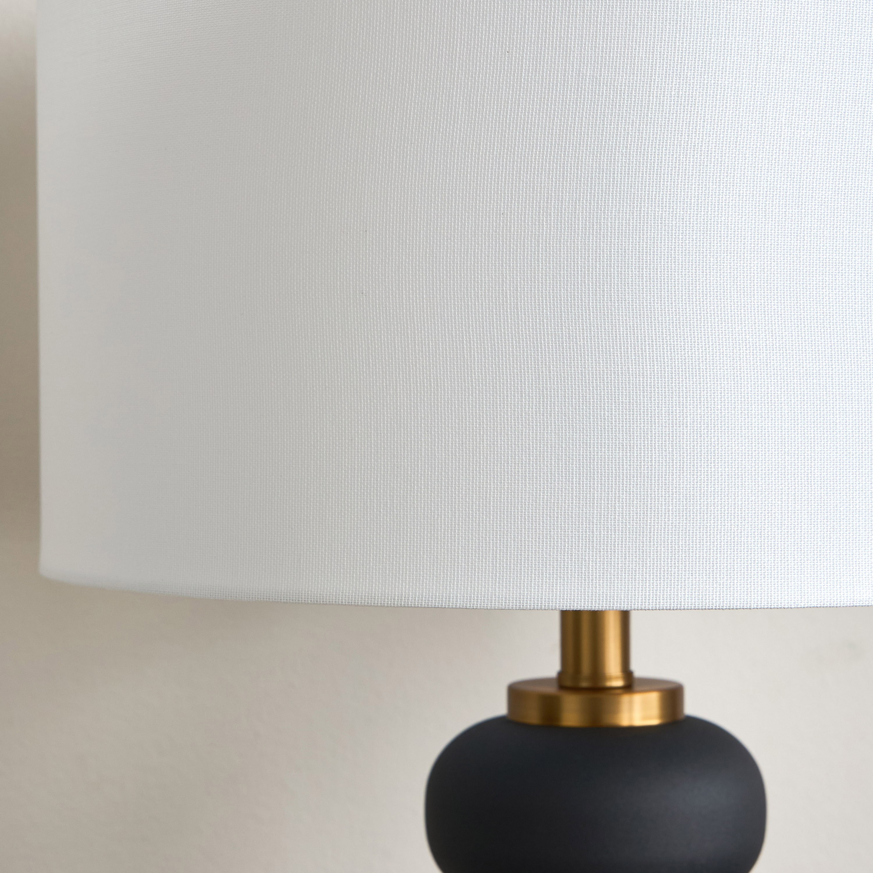 Aera Metal Table Lamp - 69 cm-household-lighting-tableanddesklamps-image-3