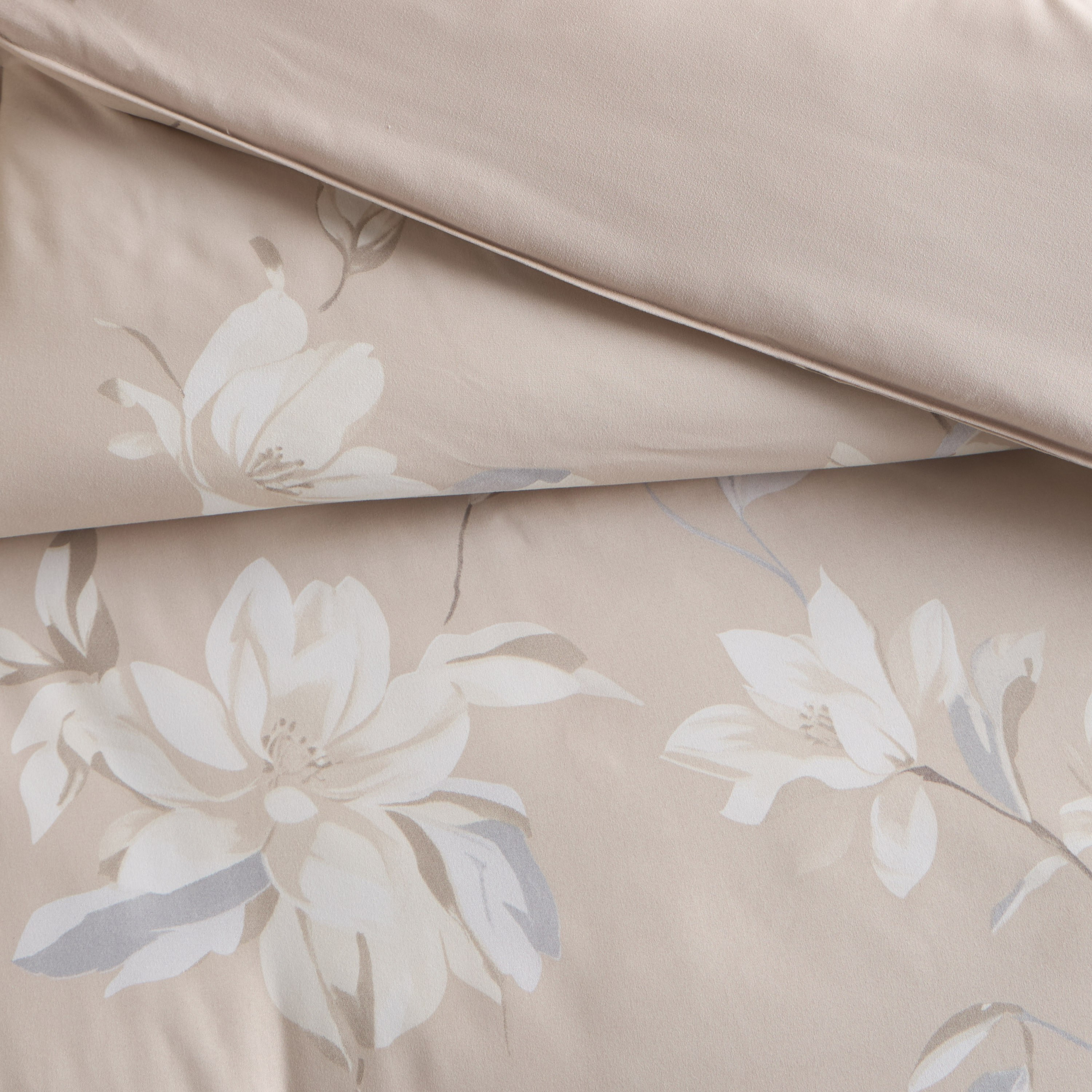 طقم لحاف وشرشف كوين 6 قطع بطبعات - هيجو - 200×240 سم-household-bedding-comfortersandbedspreads-bedinabag-image-4