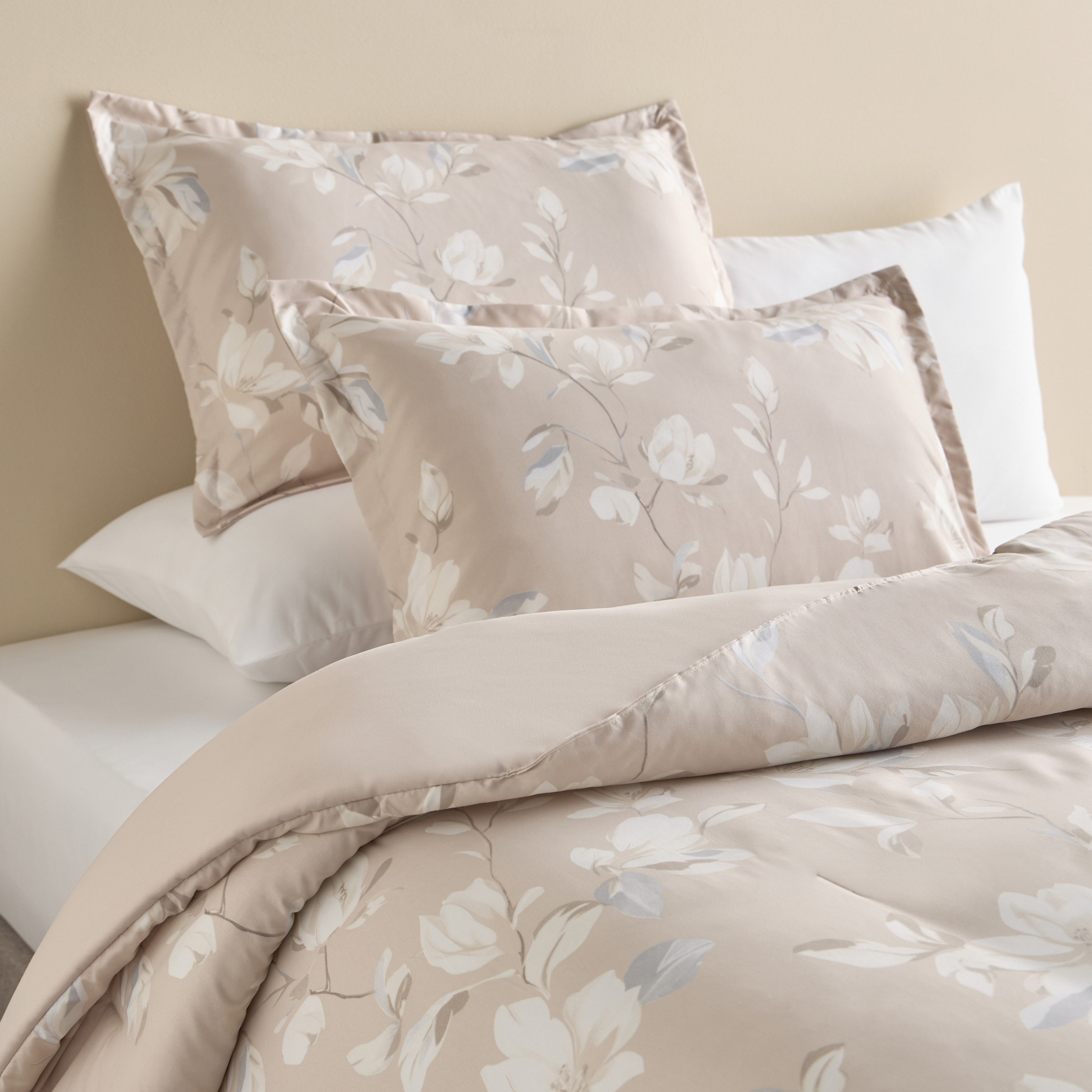 Higo Printed 6-Piece Super King Comforter and Sheet Set - 240x260 cm-household-bedding-comfortersandbedspreads-bedinabag-image-1