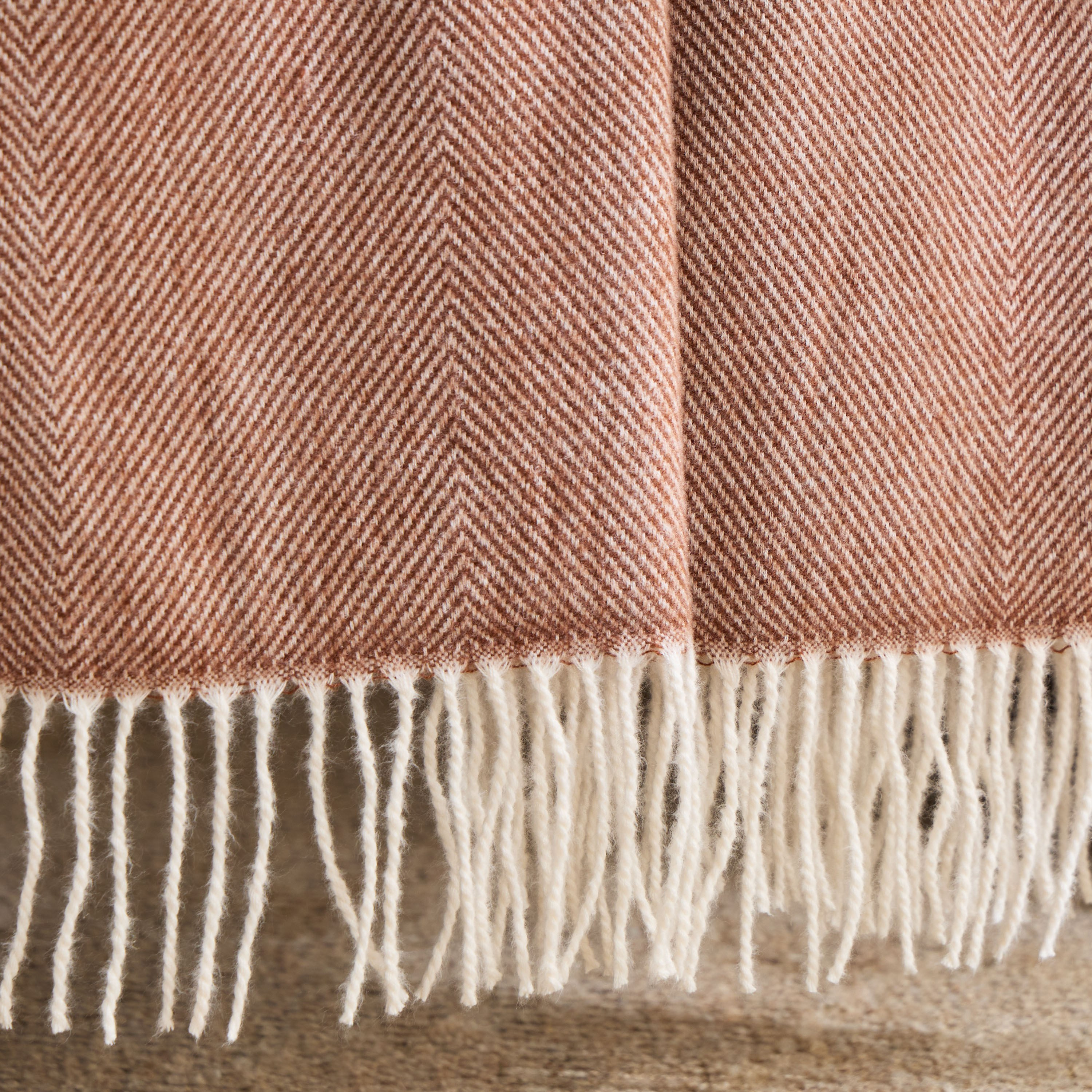 Isabella Soft Throw - 130x170 cm-household-cushionsandthrows-throwsandblankets-throws-image-2