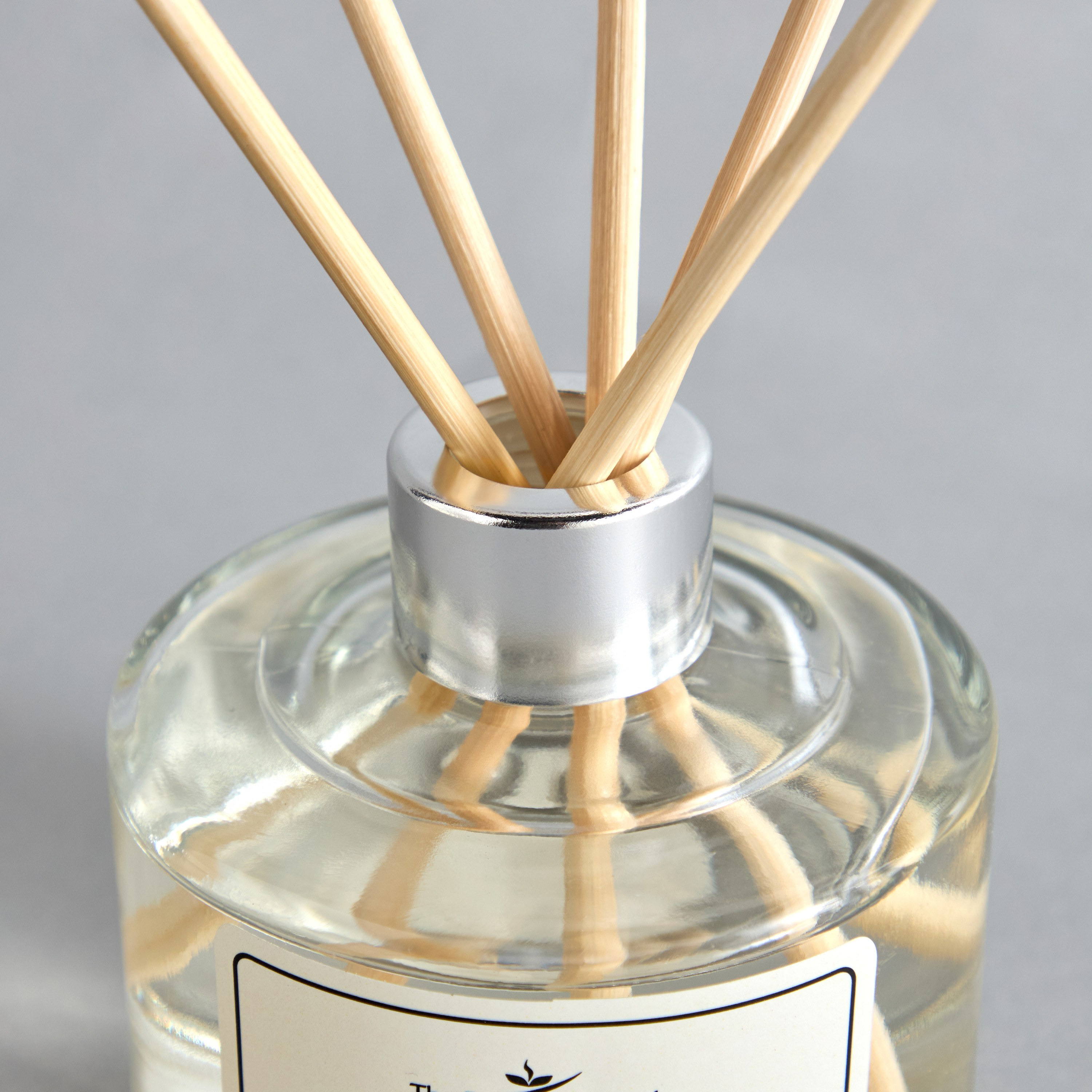 Boutique Lime Basil Mandarin Diffuser - 200 ml-household-homefragrance-reeddiffusers-image-3