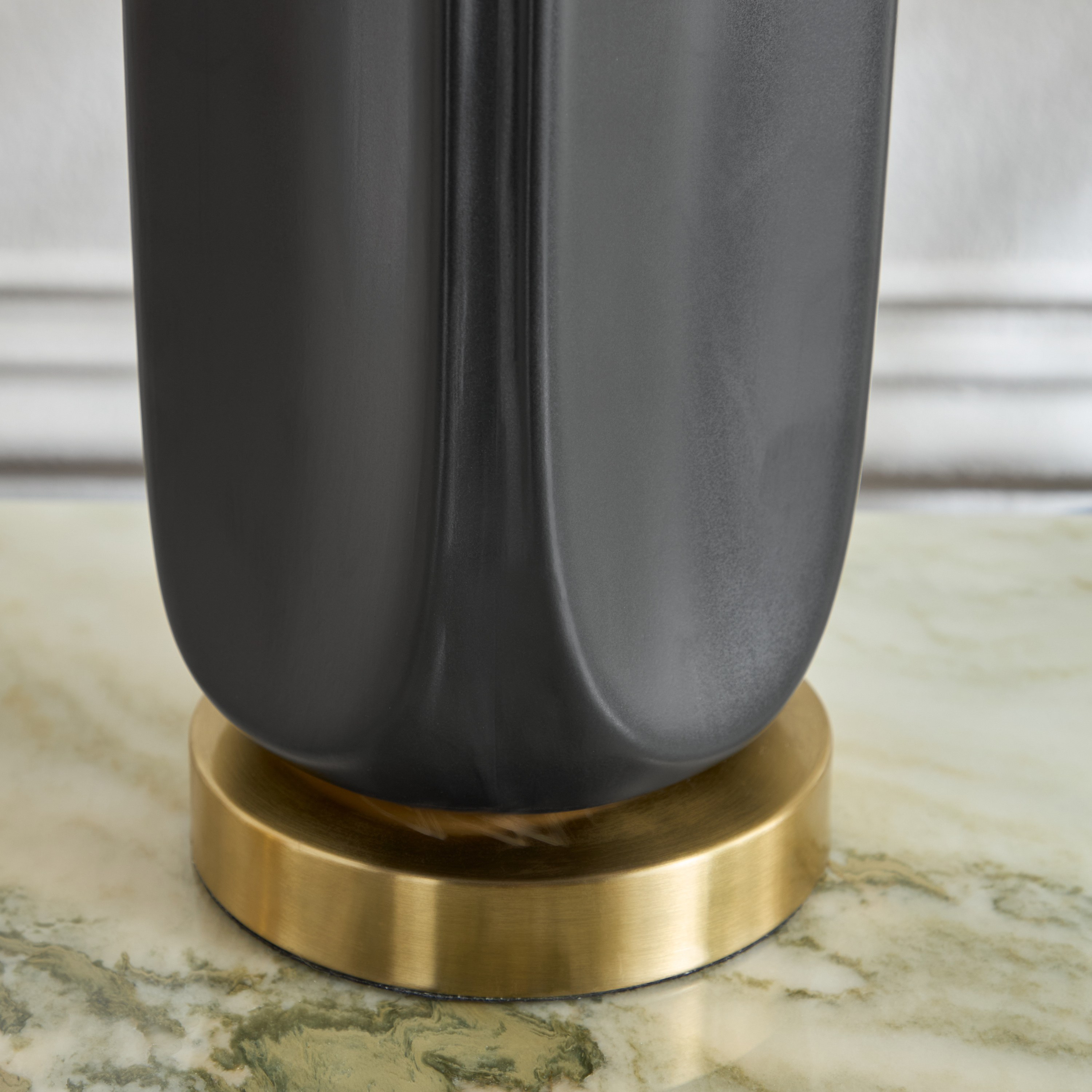 Zeno Ceramic Table Lamp - 65 cm-household-lighting-tableanddesklamps-image-4