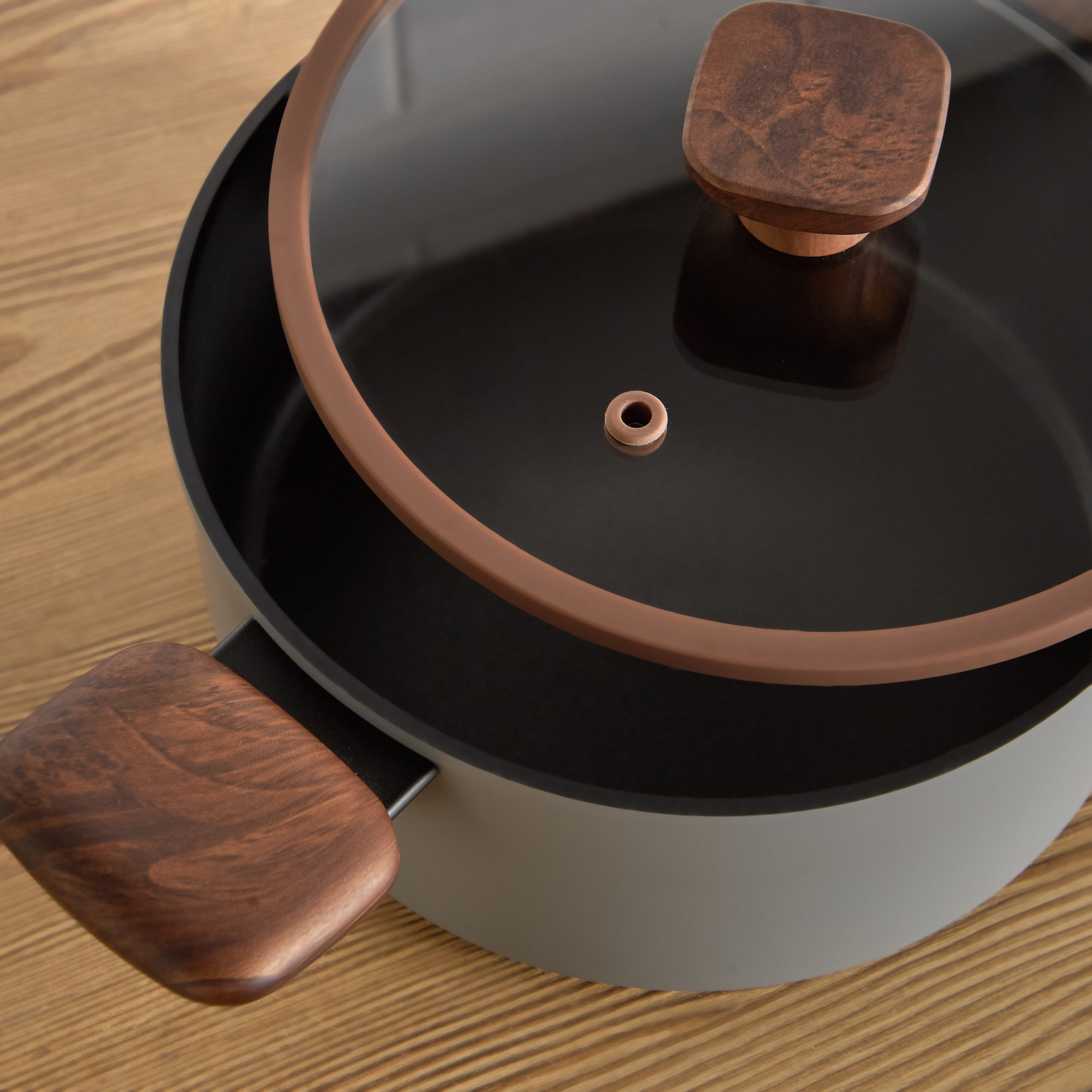 Sidra Forged Aluminium Casserole with Lid - 2.8 L-household-kitchen-cookware-potsandpans-image-2