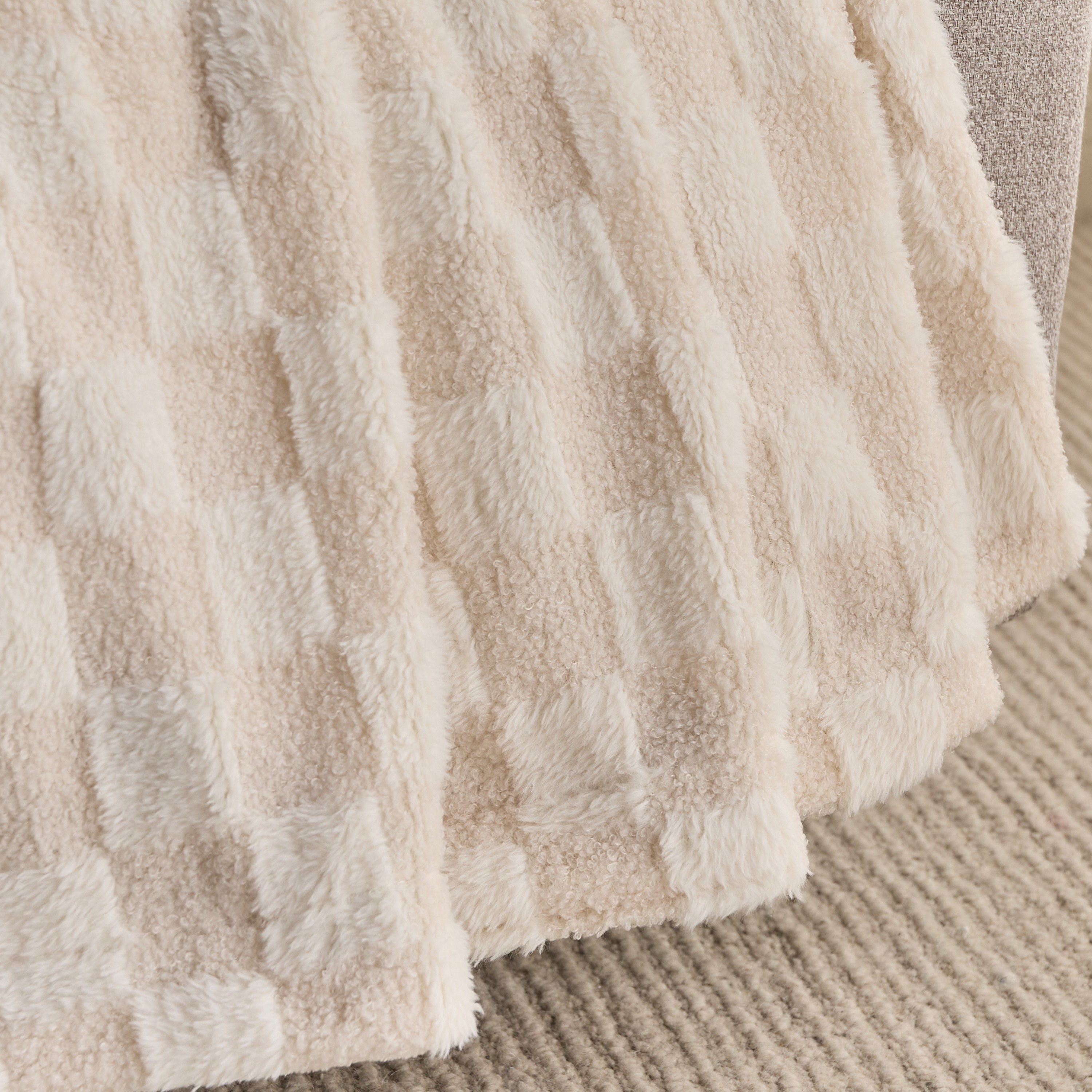 Teddy Rabbit Fur Full Throw - 150x180 cm-household-cushionsandthrows-throwsandblankets-blankets-image-2