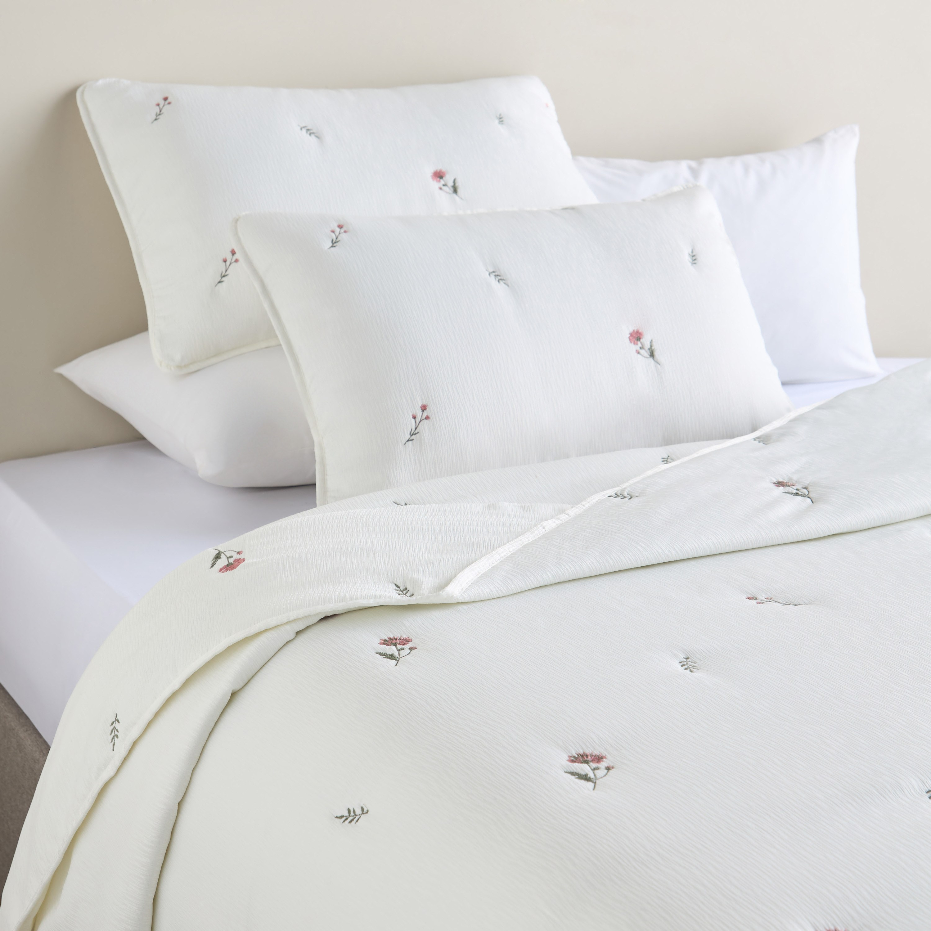 Jose Jacquard Embroidered 3-Piece Super King Bedspread Set - 240x260 cm-household-bedding-comfortersandbedspreads-bedspreads-image-1
