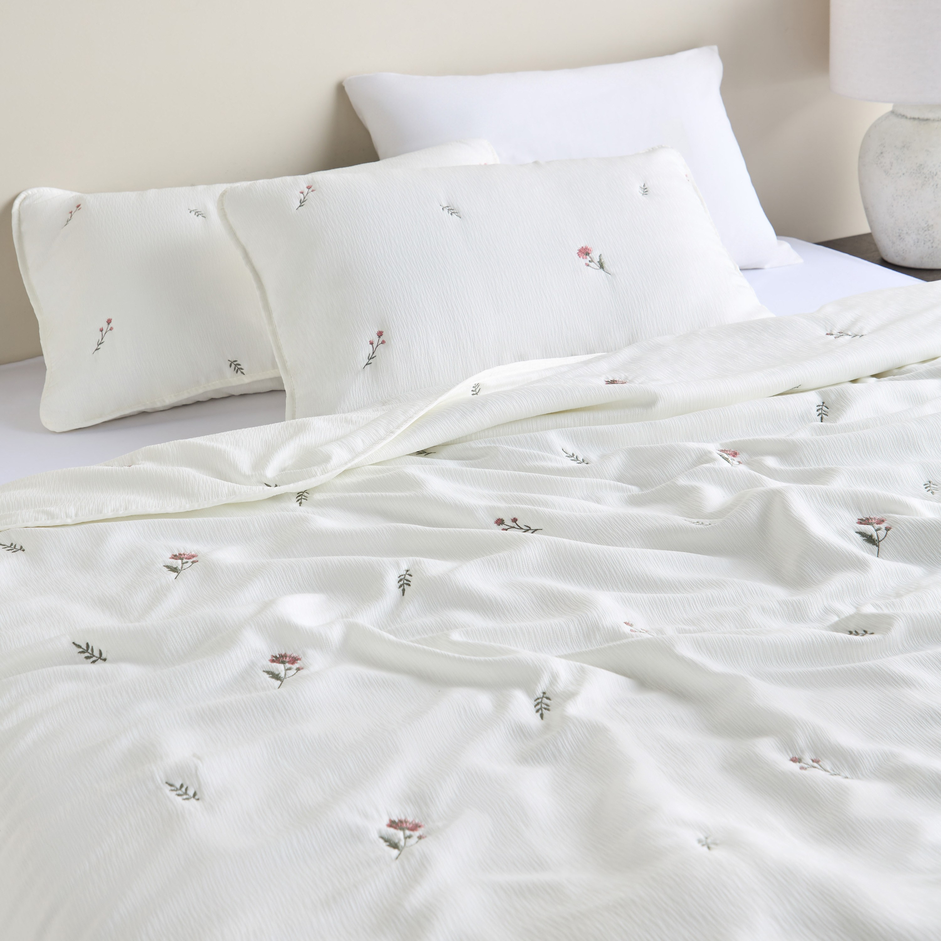 Jose Jacquard Embroidered 3-Piece Super King Bedspread Set - 240x260 cm-household-bedding-comfortersandbedspreads-bedspreads-image-5