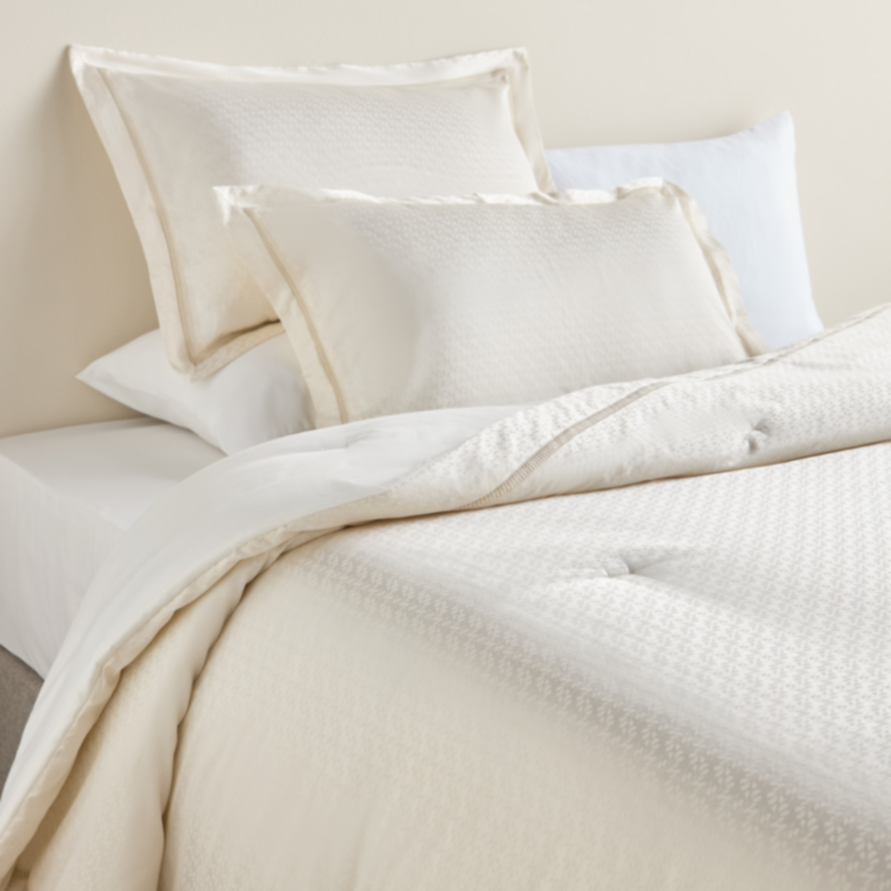 Leonor Jacquard  300 Thread Count 3-Piece Super King Comforter Set - 240x260 cm-household-bedding-comfortersandbedspreads-comforters-image-1