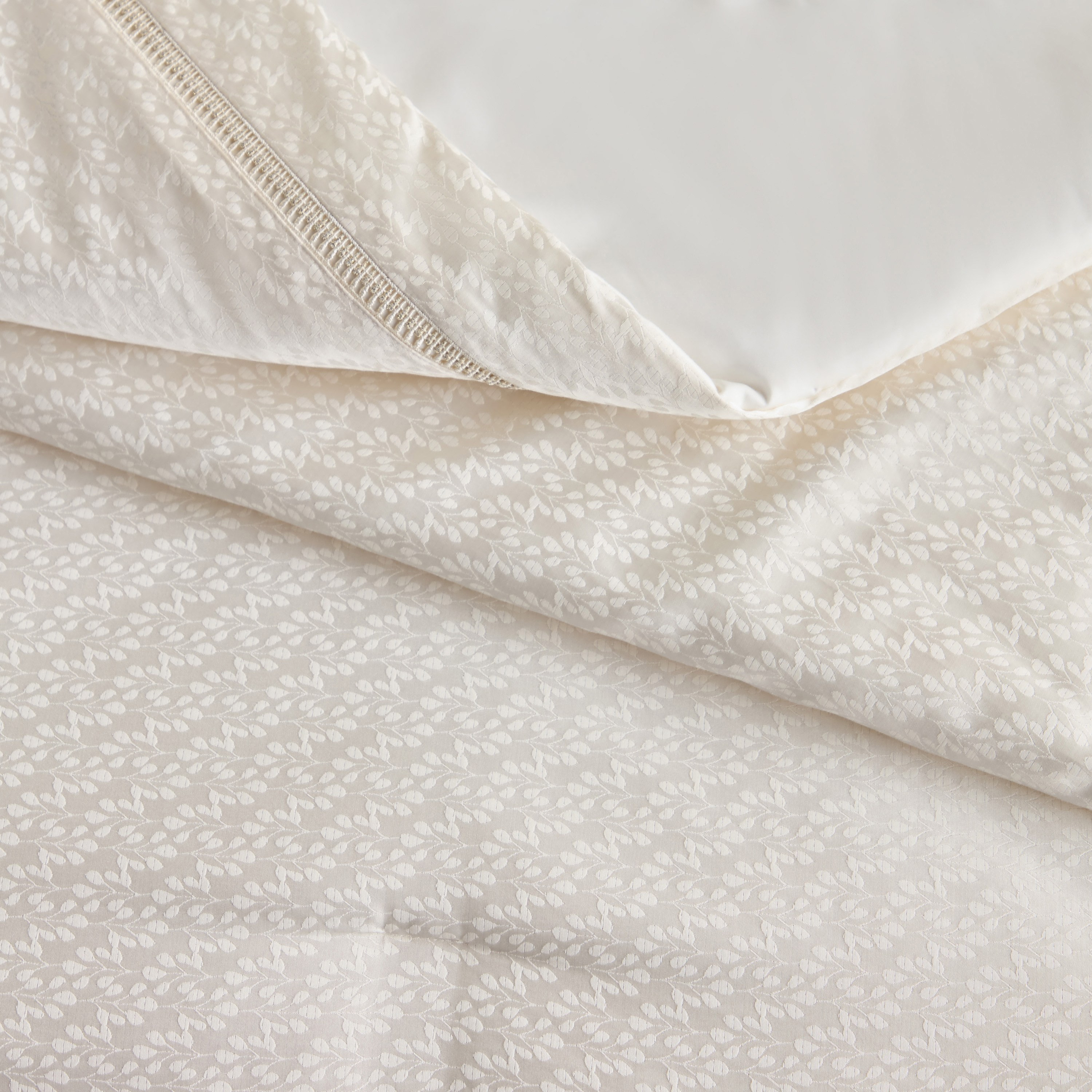 Leonor Jacquard  300 Thread Count 3-Piece Super King Comforter Set - 240x260 cm-household-bedding-comfortersandbedspreads-comforters-image-4