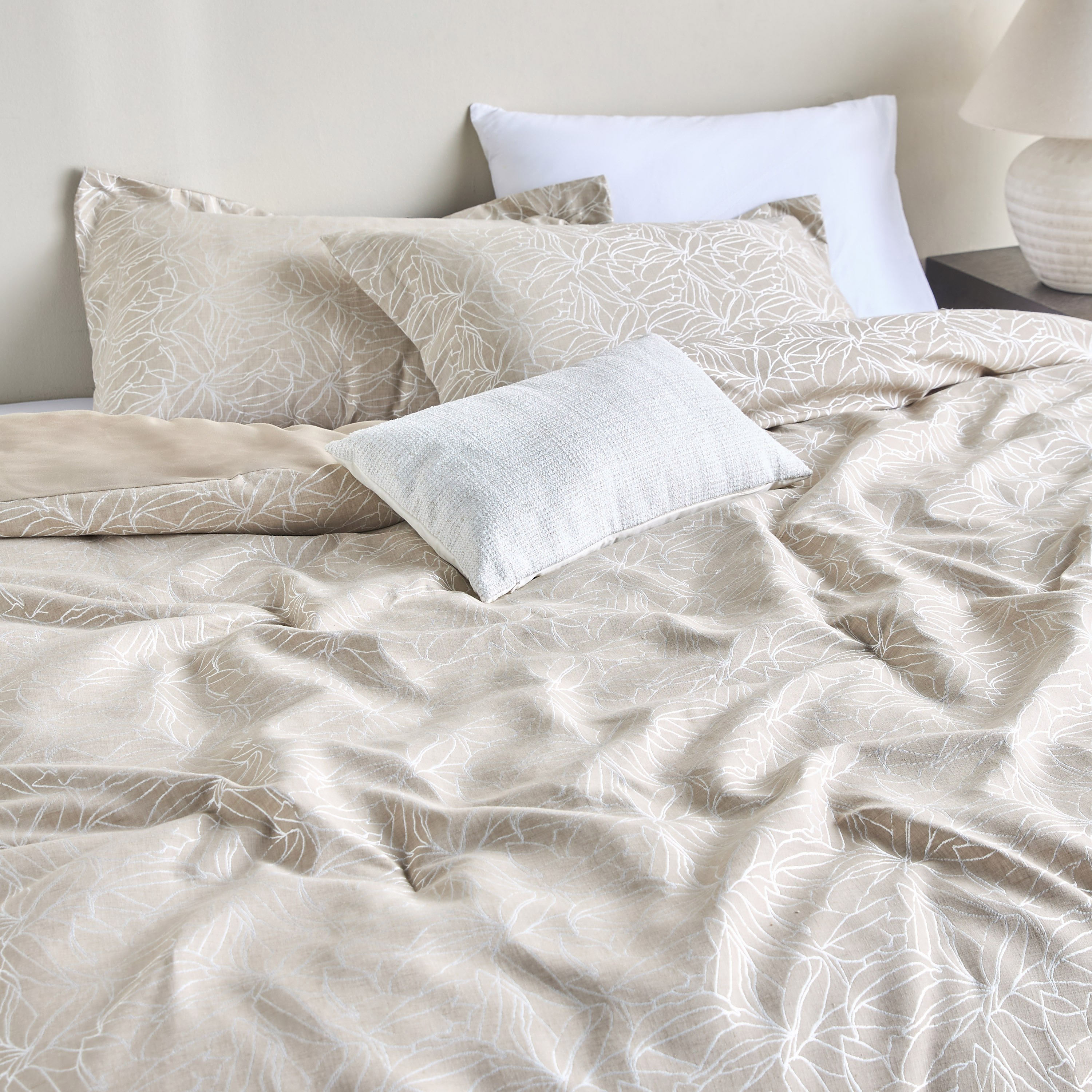 Alya Jacquard 4-Piece Super King Comforter Set - 250x260 cm-household-bedding-comfortersandbedspreads-comforters-image-5
