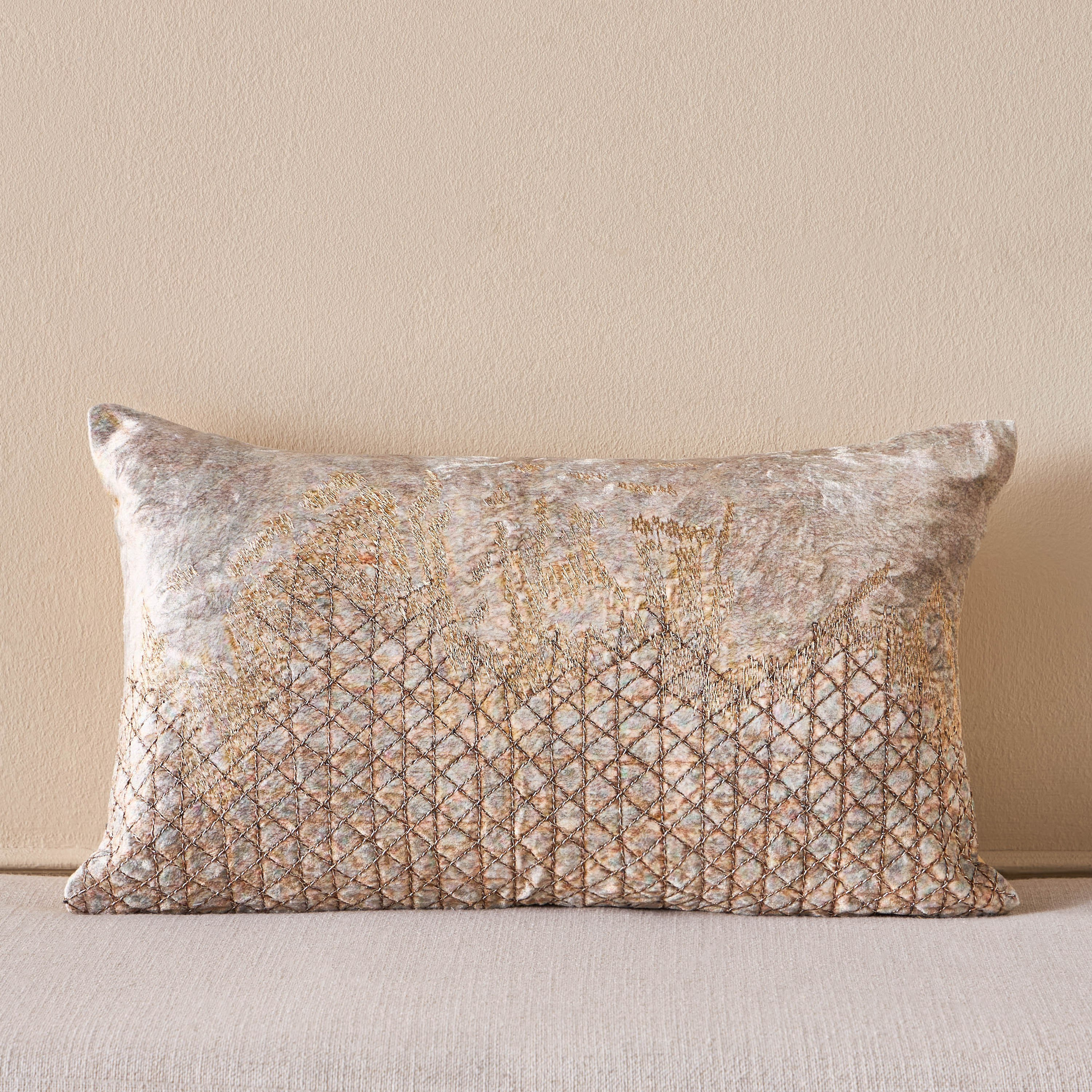 غطاء وسادة مطرّز مشربية - دهب - 30×50 سم-household-cushionsandthrows-cushioncovers-image-1