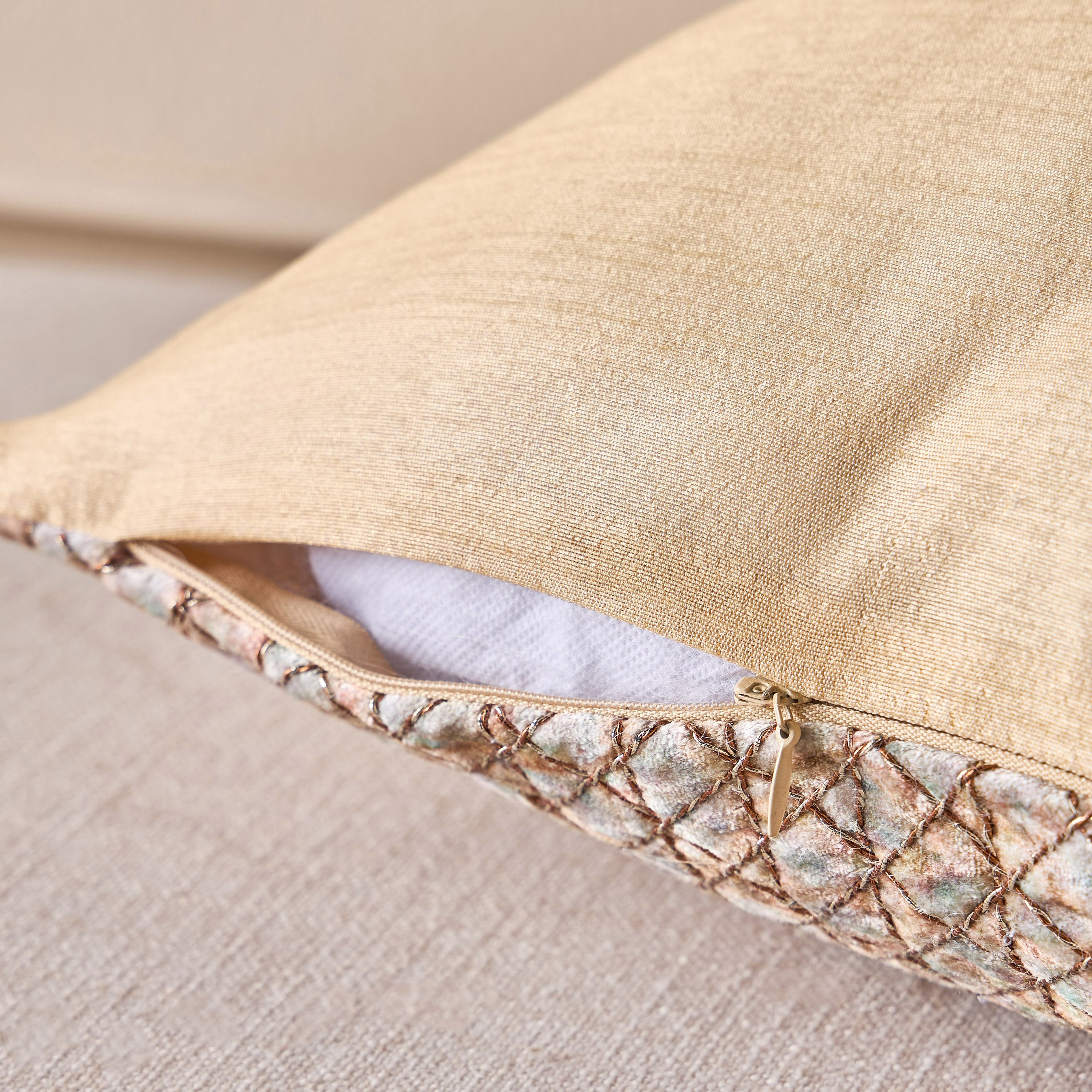 غطاء وسادة مطرّز مشربية - دهب - 30×50 سم-household-cushionsandthrows-cushioncovers-image-3