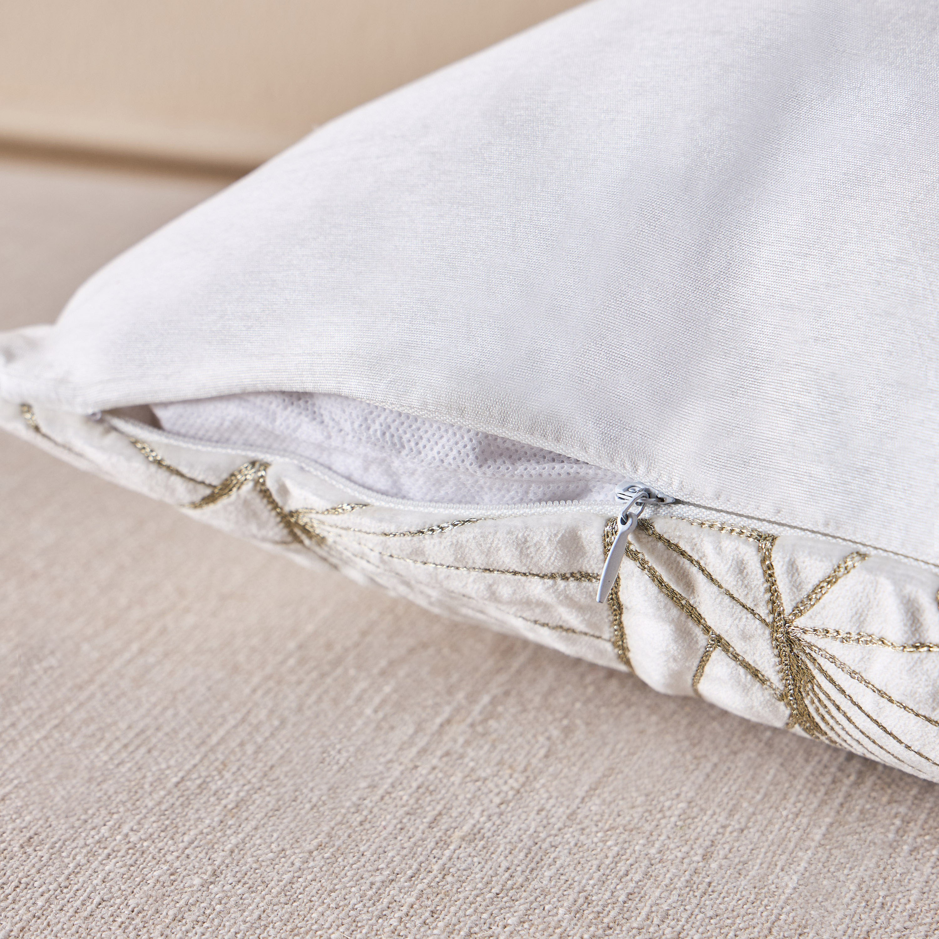 غطاء وسادة مطرز ماتريكس - فانوس - 50x50 سم-household-cushionsandthrows-cushioncovers-image-3