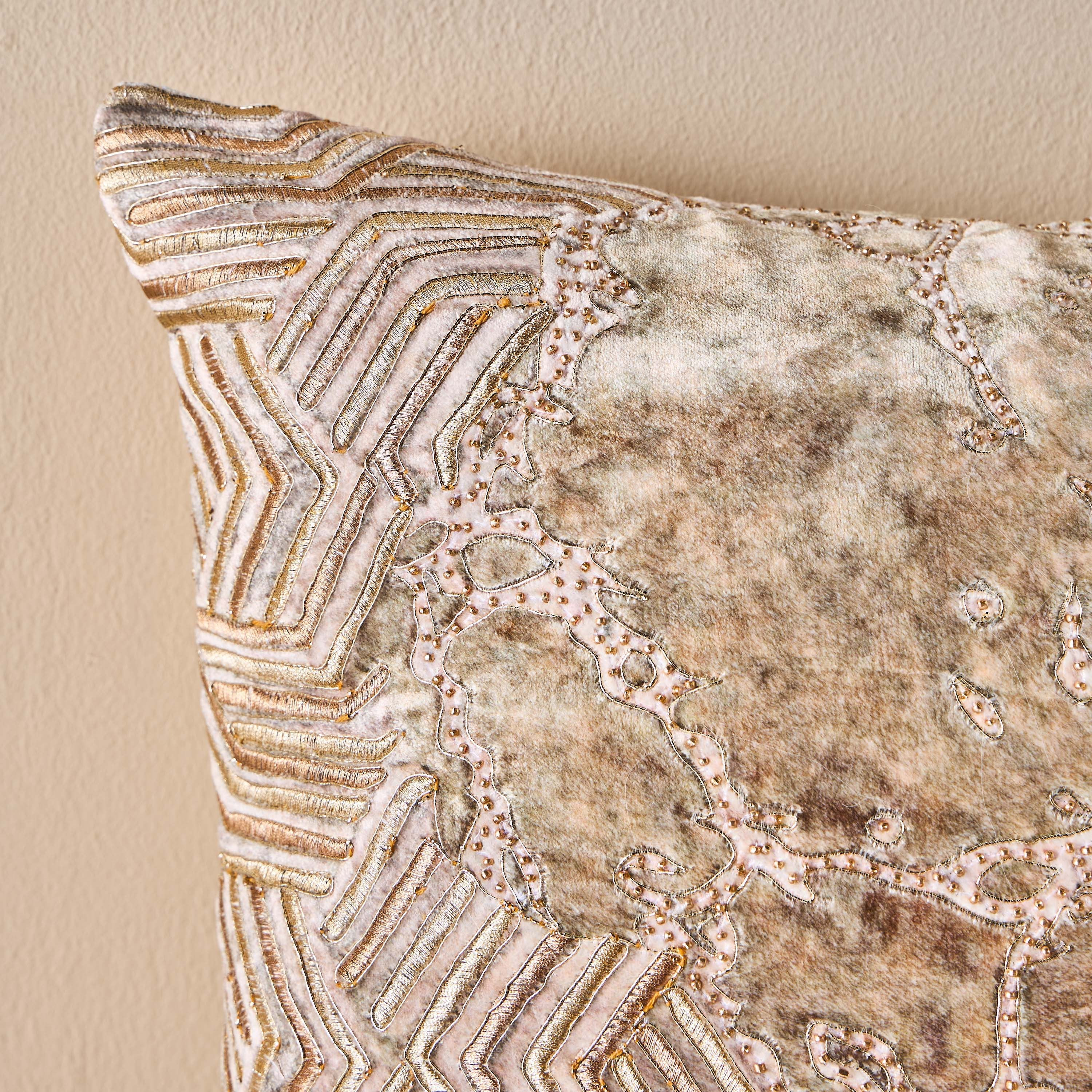 وسادة محشوة مطرزة - دهب - 50x50 سم-household-cushionsandthrows-filledcushions-decorativecushions-image-2