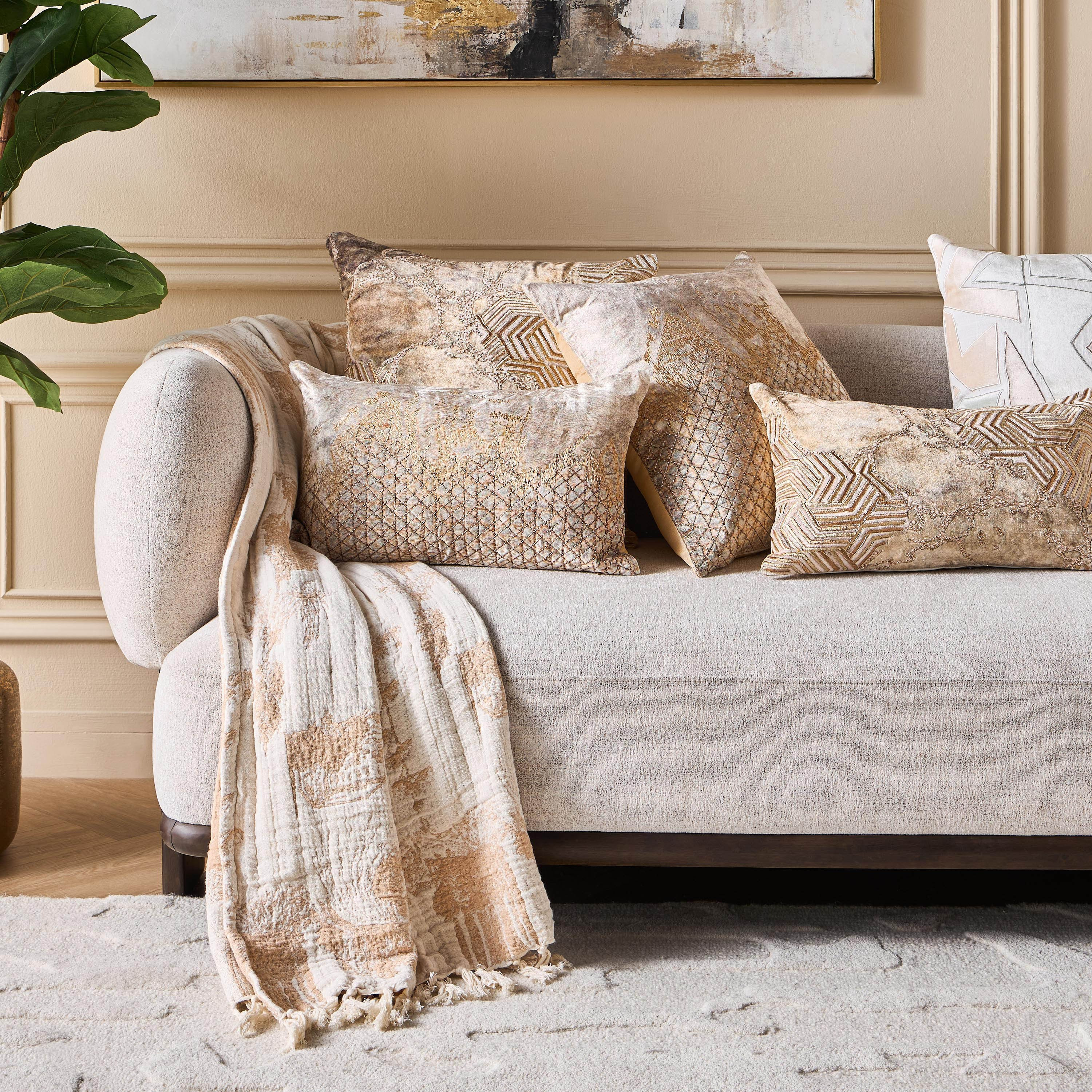 وسادة محشوة بتطريز بطبعات فقاعات - دهب - 30×50 سم-household-cushionsandthrows-filledcushions-decorativecushions-image-4