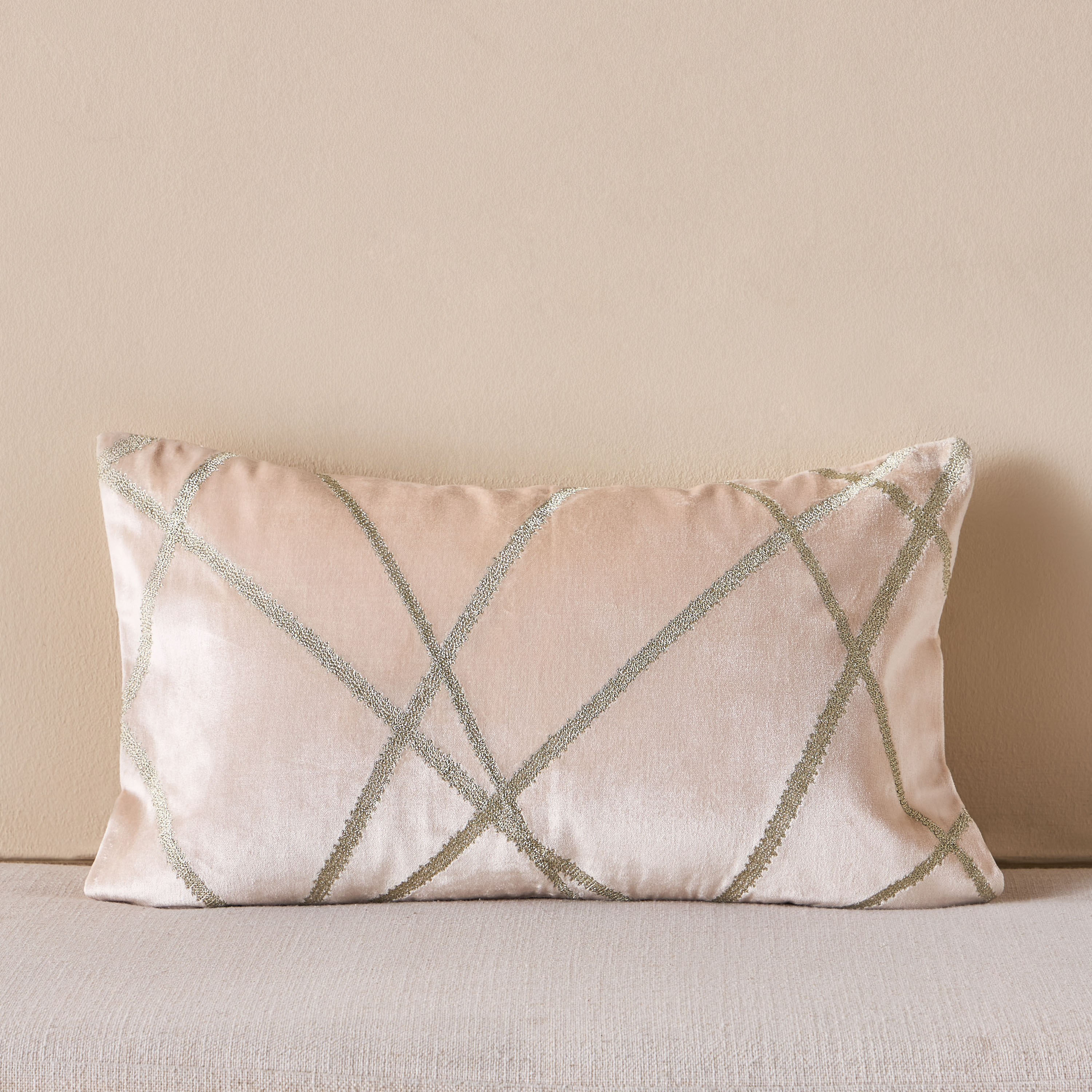 وسادة محشوة مطرزة - فانوس - 30x50 سم-household-cushionsandthrows-filledcushions-decorativecushions-image-1