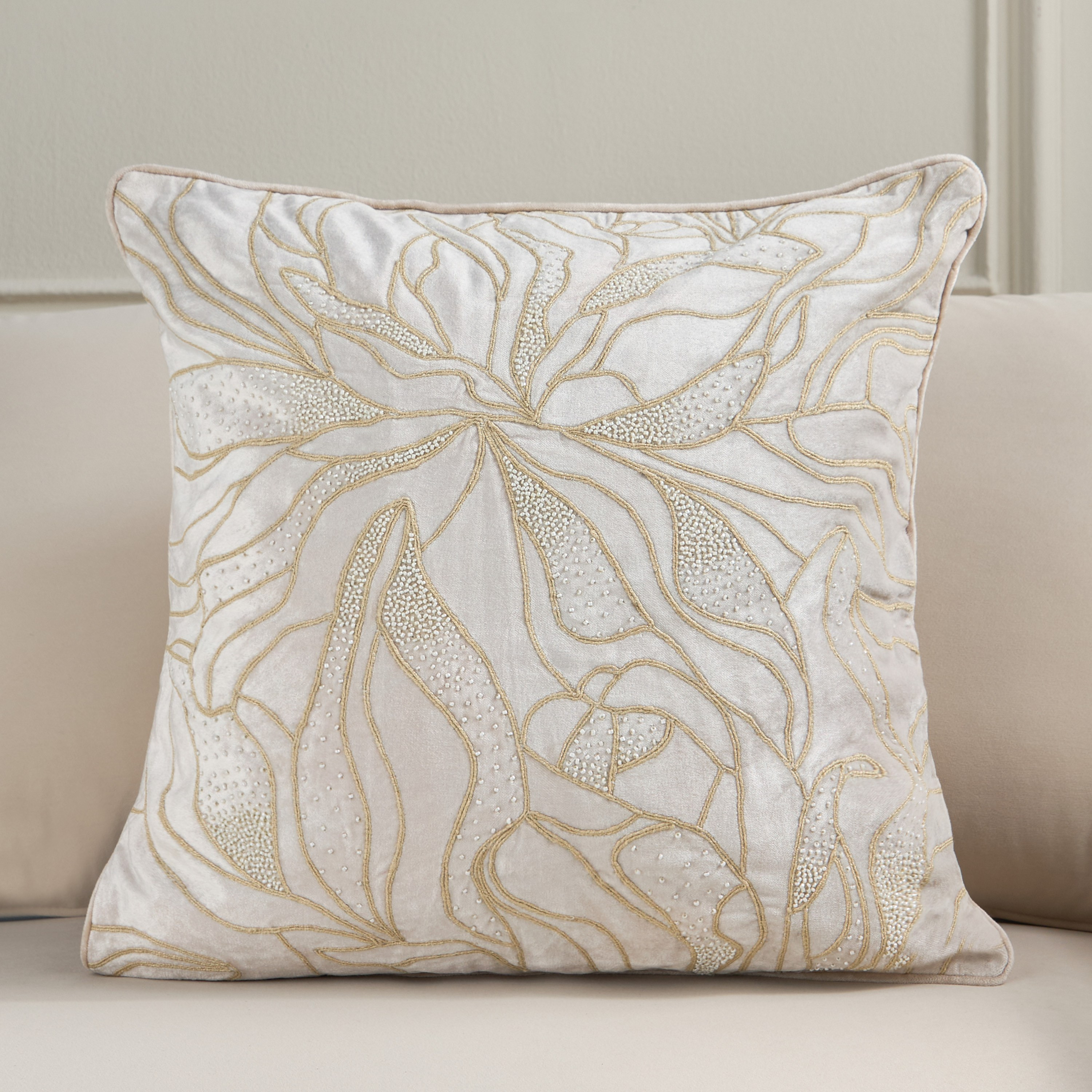 وسادة محشوة مطرّزة بالخرز بتصميم أوراق اللوتس – 50×50 سم-household-cushionsandthrows-filledcushions-decorativecushions-image-1