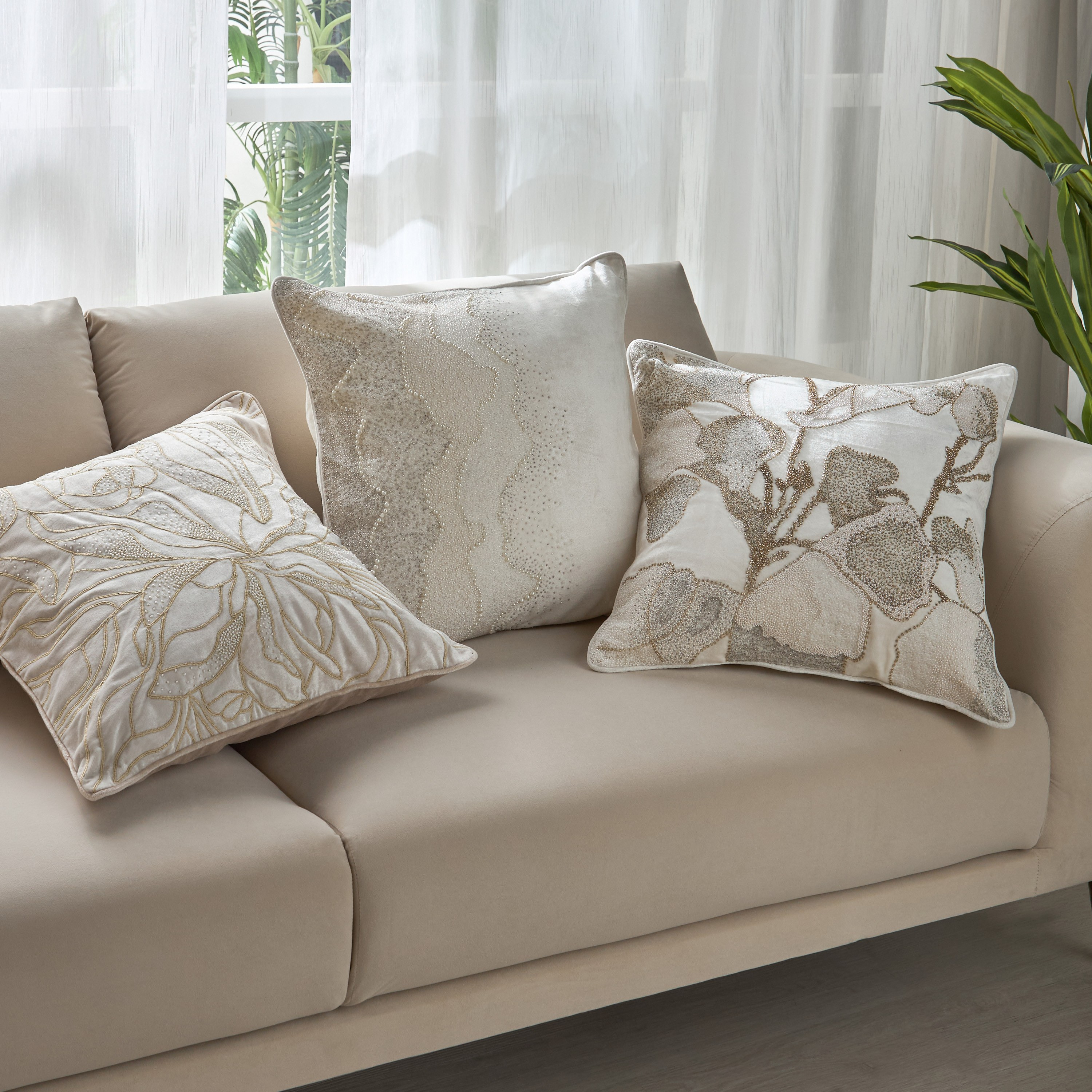 وسادة محشوة مطرّزة بالخرز بتصميم أوراق اللوتس – 50×50 سم-household-cushionsandthrows-filledcushions-decorativecushions-image-4