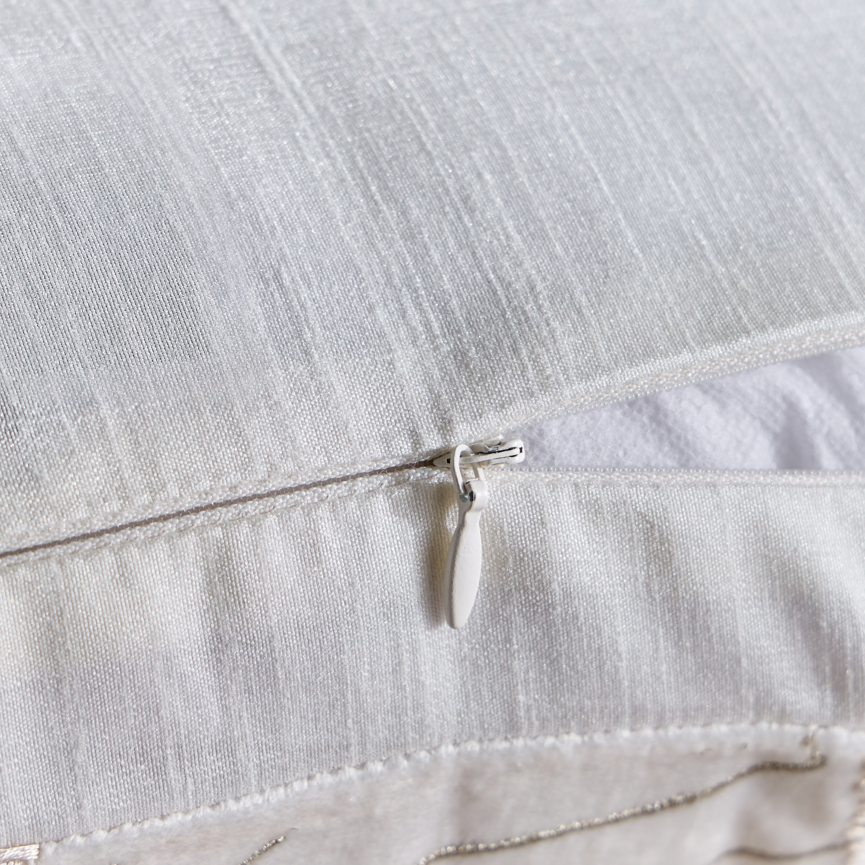 وسادة محشوة بتطريز أوراق - لوتس - 30x50 سم-household-cushionsandthrows-filledcushions-decorativecushions-image-7