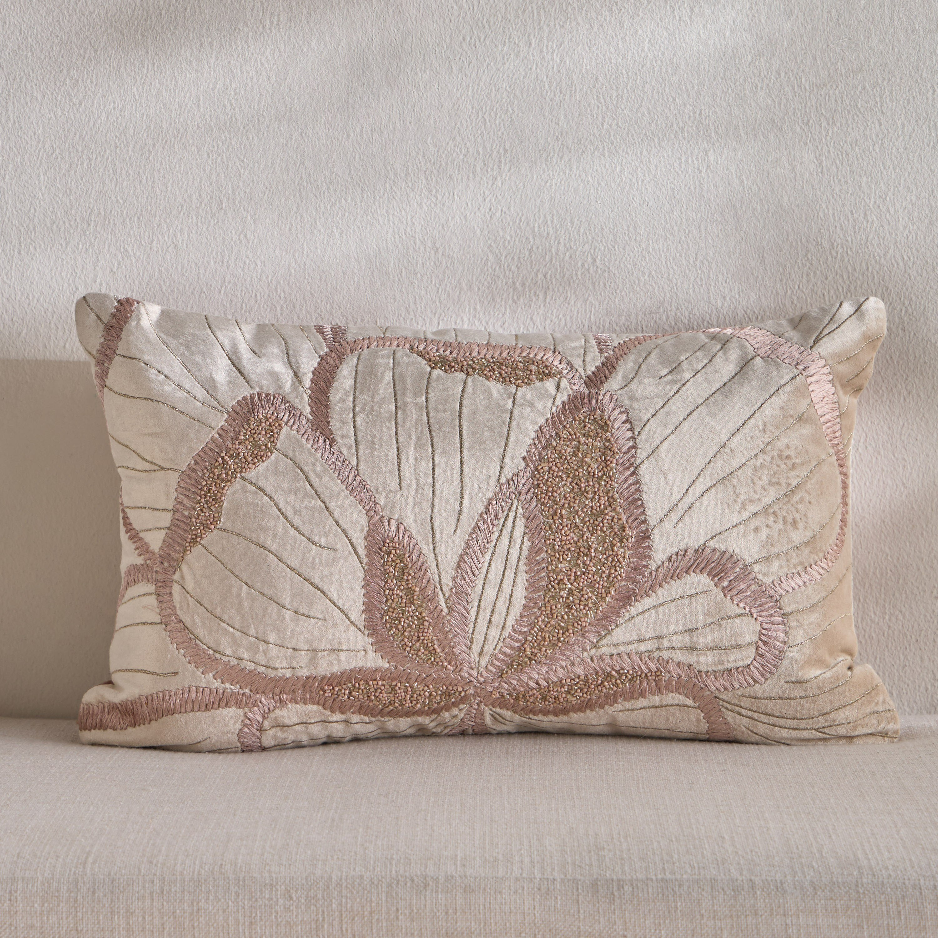 وسادة محشوة بتطريز أوراق - لوتس - 30x50 سم-household-cushionsandthrows-filledcushions-decorativecushions-image-1