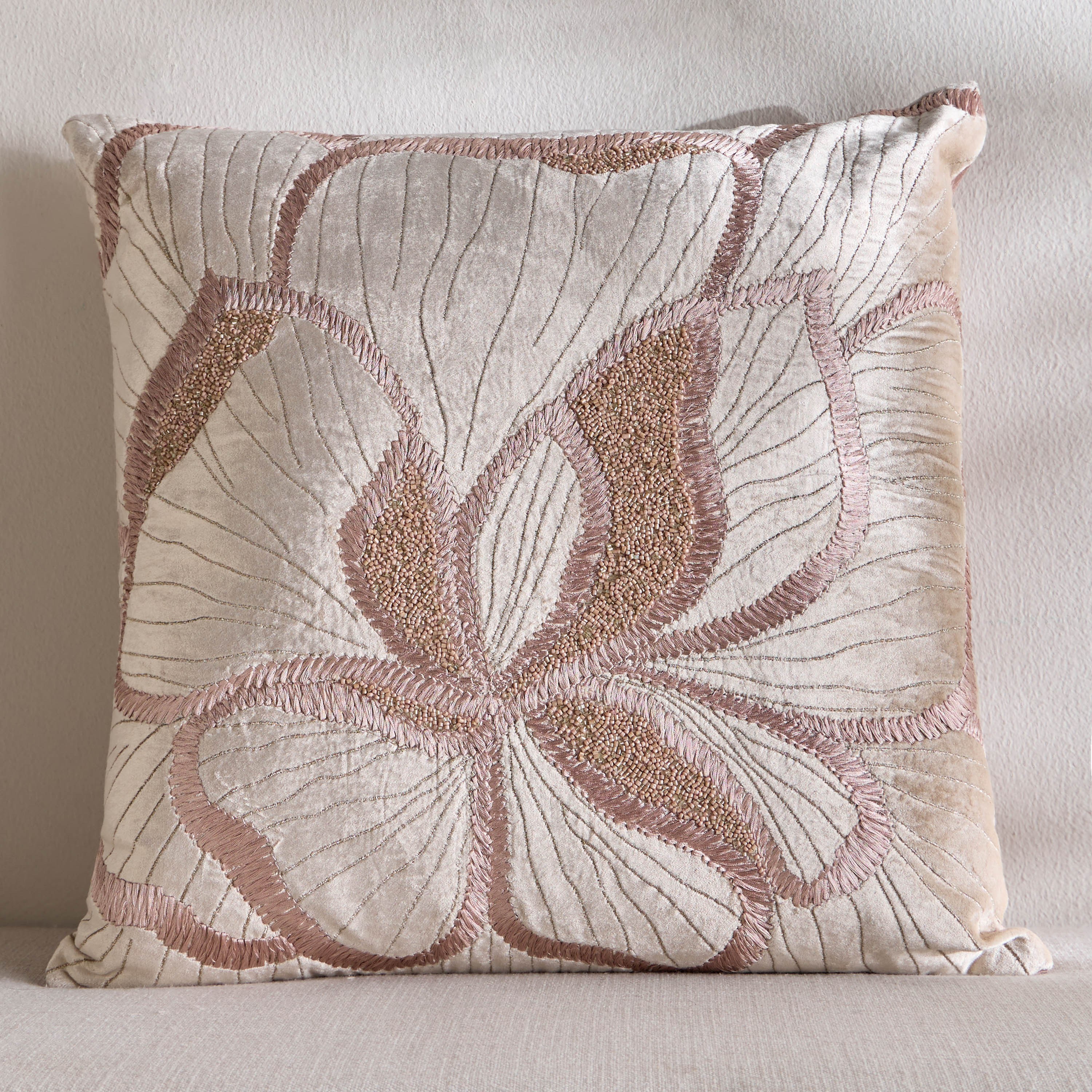 وسادة محشوة بتطريز ورق شجر - لوتس - 50x50 سم-household-cushionsandthrows-filledcushions-decorativecushions-image-1