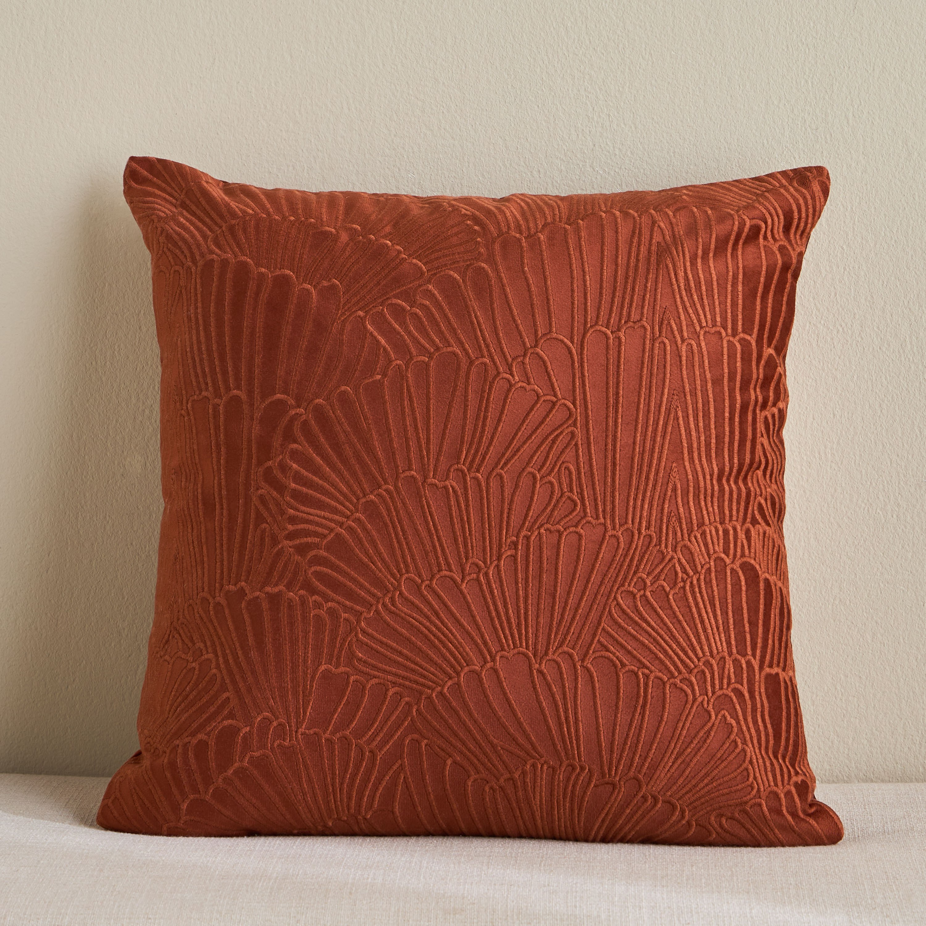 غطاء وسادة مطرّز أوراق - 50×50 سم-household-cushionsandthrows-cushioncovers-image-1
