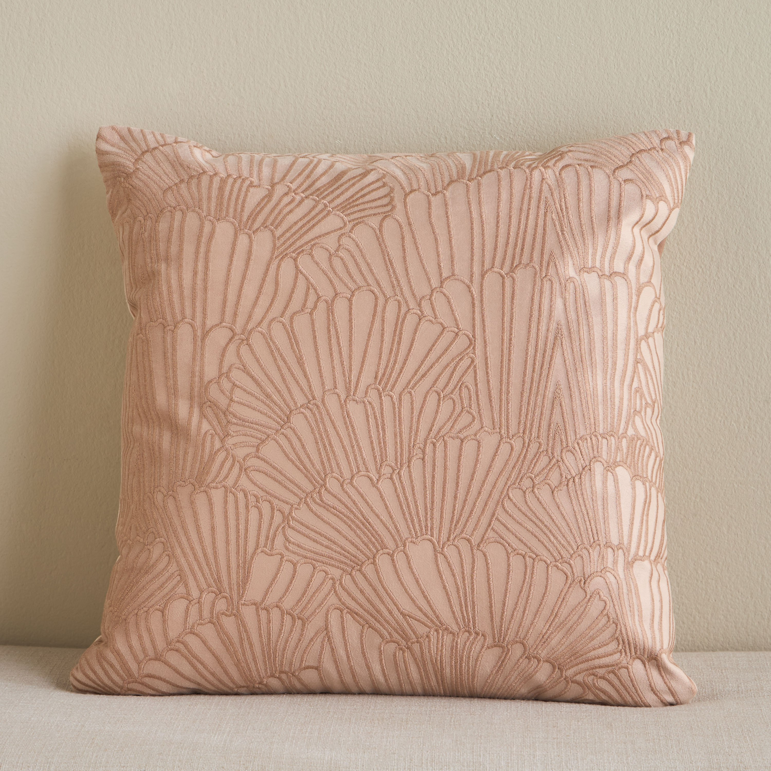 غطاء وسادة مطرّز أوراق - 50×50 سم-household-cushionsandthrows-cushioncovers-image-5